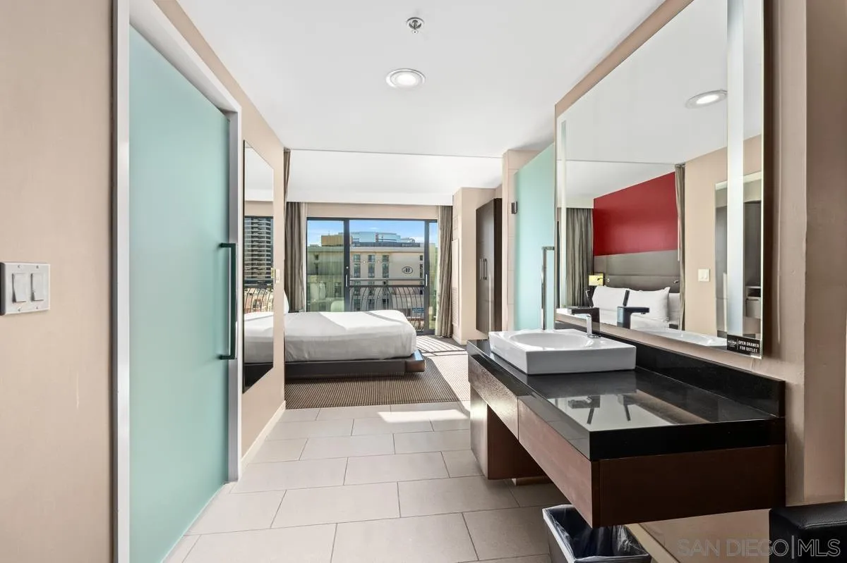 207 5Th Ave UNIT 1043, San Diego, CA, 92101