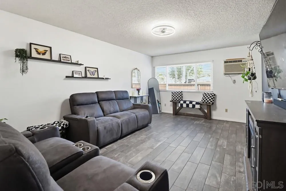 https://cdn.realtyfeed.com/cdn/127/260007018/3e1f30c6b9cc19c8625aa115528b7b0d.webp