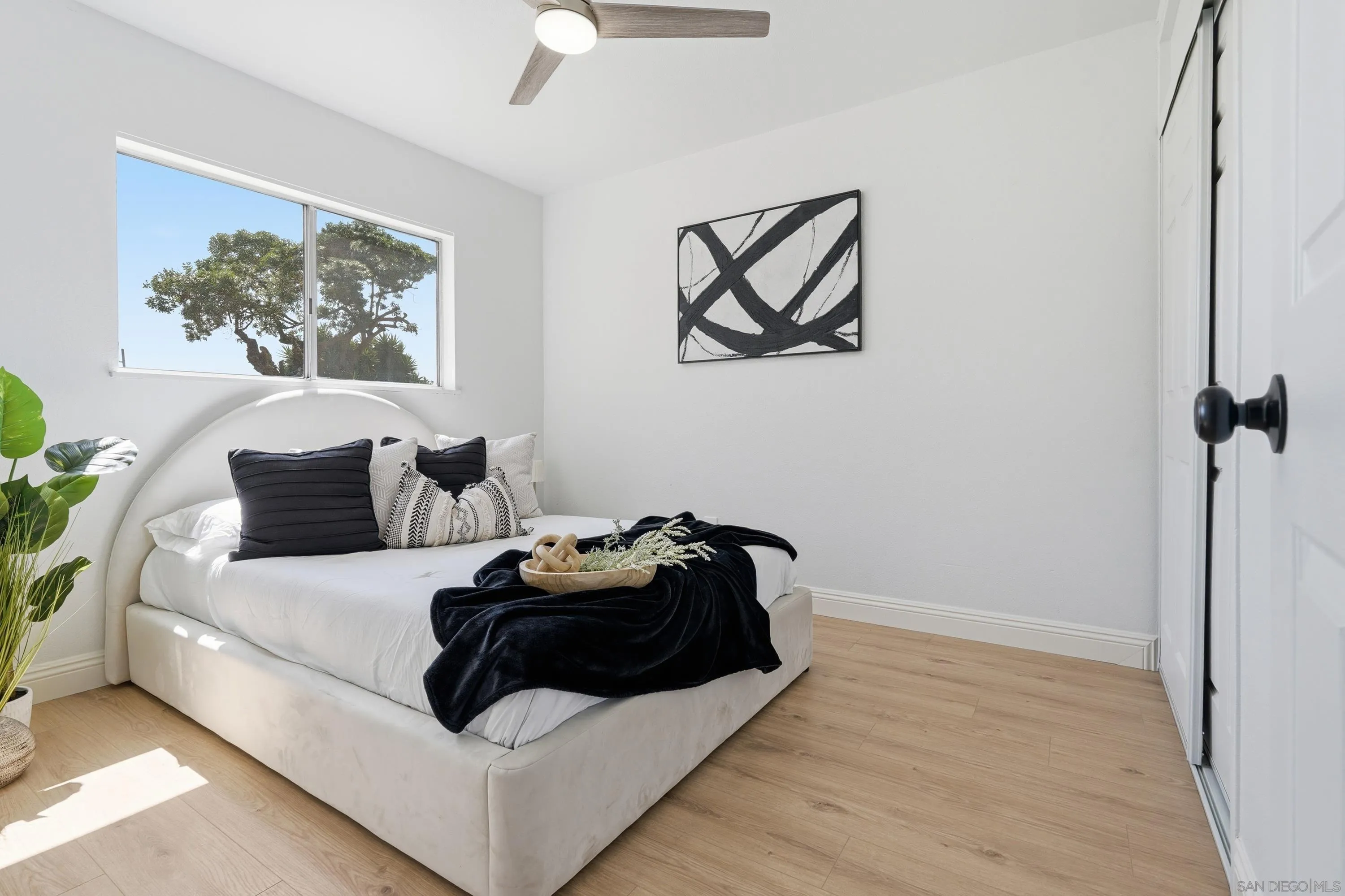 https://cdn.realtyfeed.com/cdn/127/260007021/66105e0cdd5da5cee029793ad6691f38.webp