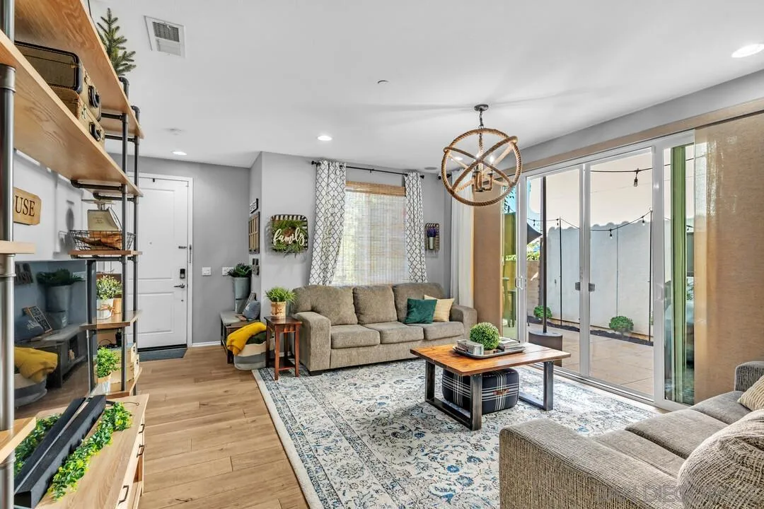 https://cdn.realtyfeed.com/cdn/127/260007029/1316f5d9e9a6dfdc2aaa1d89da717f45.webp