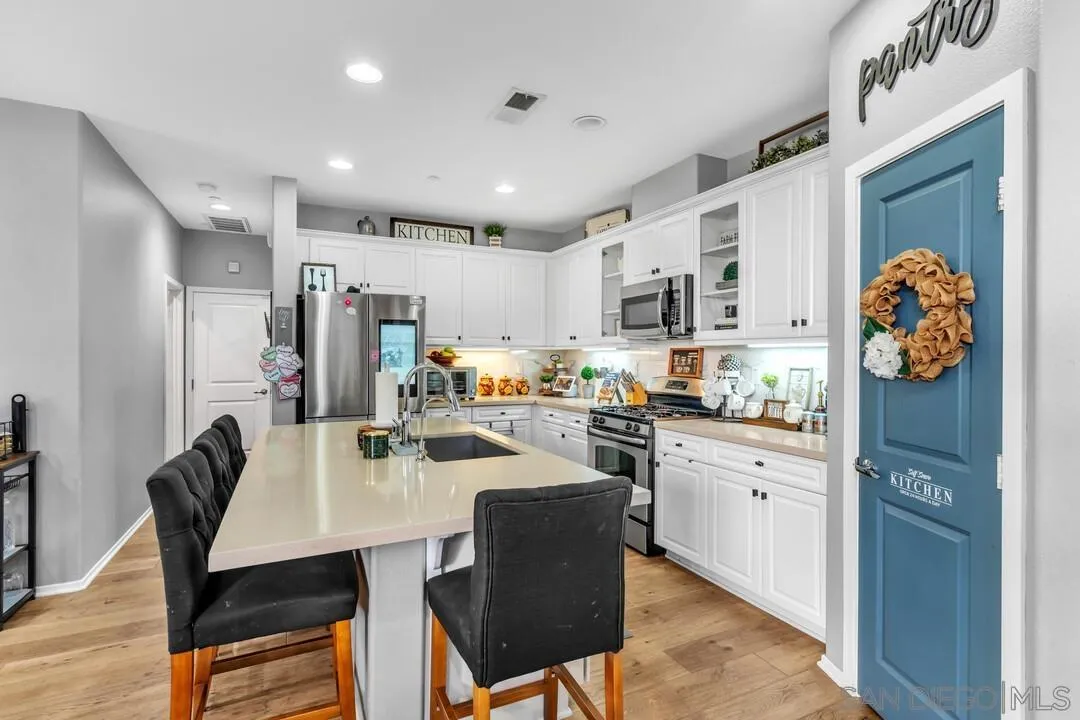 https://cdn.realtyfeed.com/cdn/127/260007029/615b2dc1e3f7d10b8cfaa3ef81257b00.webp