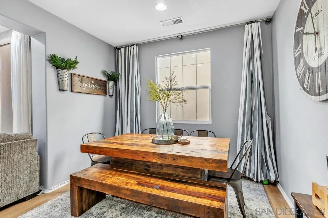 https://cdn.realtyfeed.com/cdn/127/260007029/79e637641b7015c0516b0672f536ab84.webp