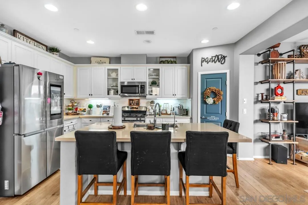 https://cdn.realtyfeed.com/cdn/127/260007029/bea6a878a58ea0a586448962faa816cd.webp