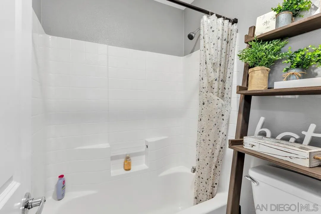 https://cdn.realtyfeed.com/cdn/127/260007029/f0ae43131484850951aadb3c386d071a.webp