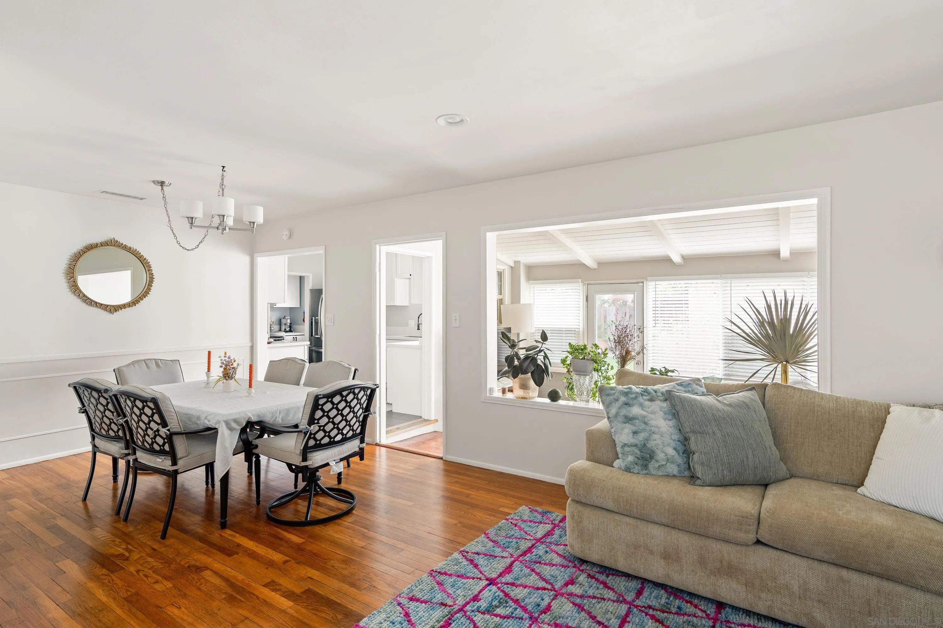 https://cdn.realtyfeed.com/cdn/127/260007037/8c7a903770a4aa48451485ef634649bc.webp