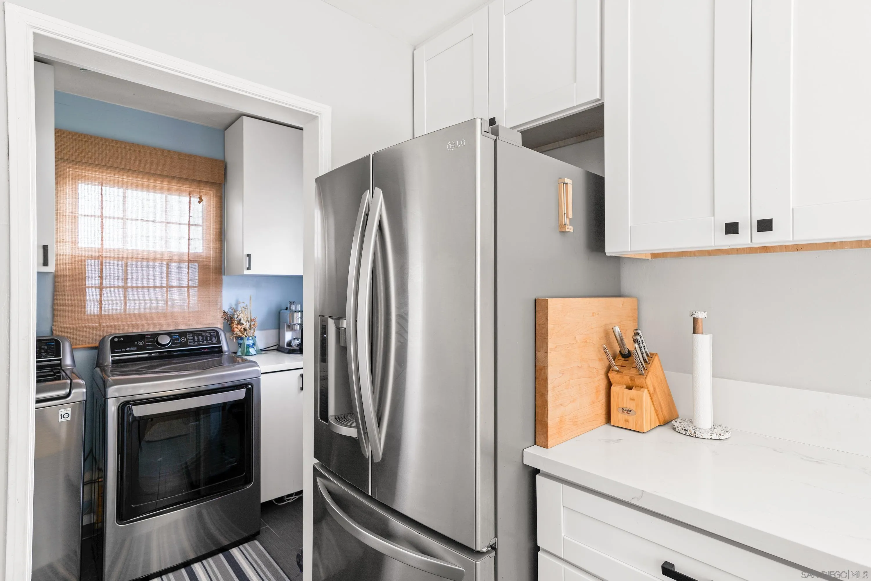 https://cdn.realtyfeed.com/cdn/127/260007037/9f96f40339f337b81fda788e02be43c5.webp