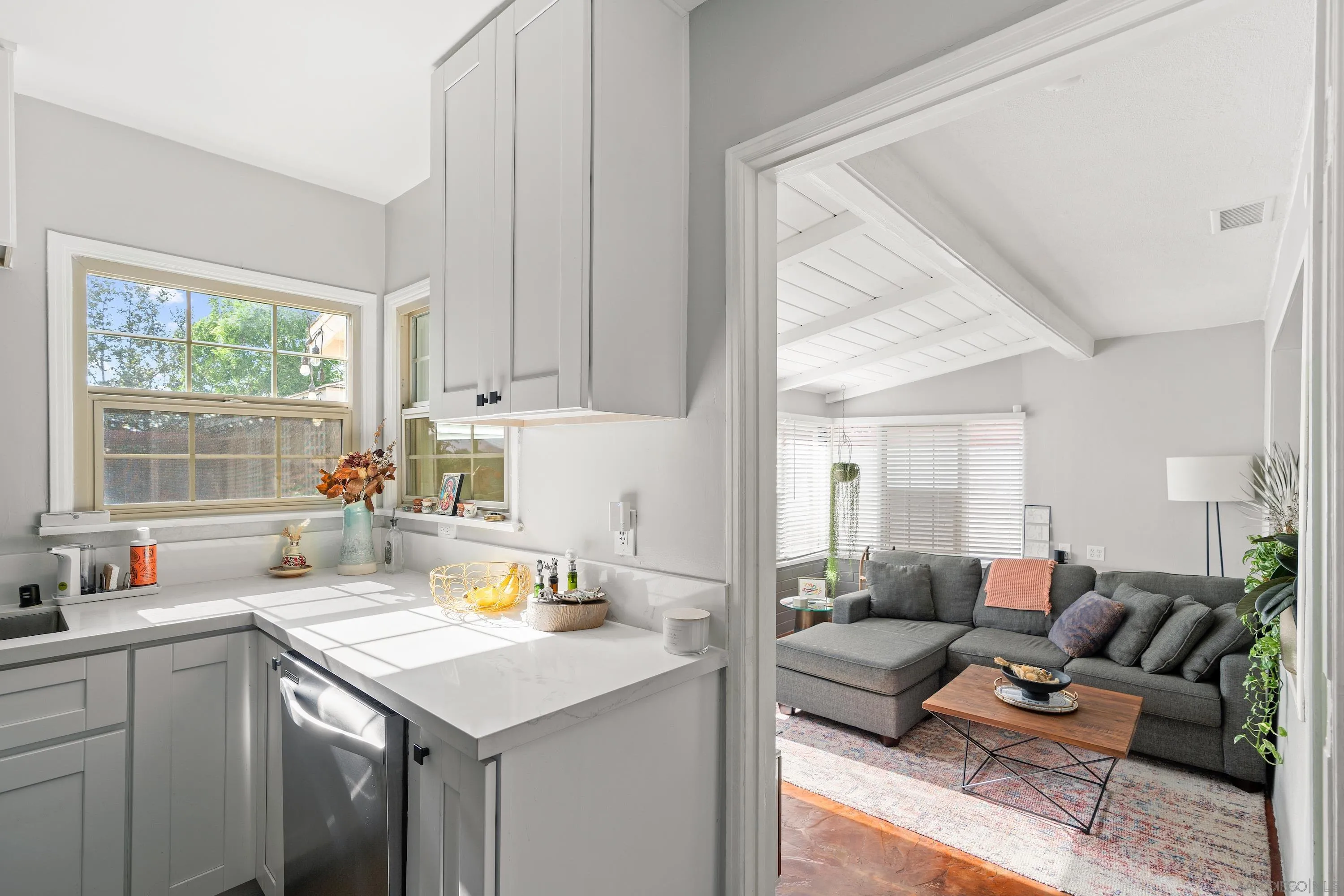 https://cdn.realtyfeed.com/cdn/127/260007037/acf852750857cba9f1a2a68abd436794.webp