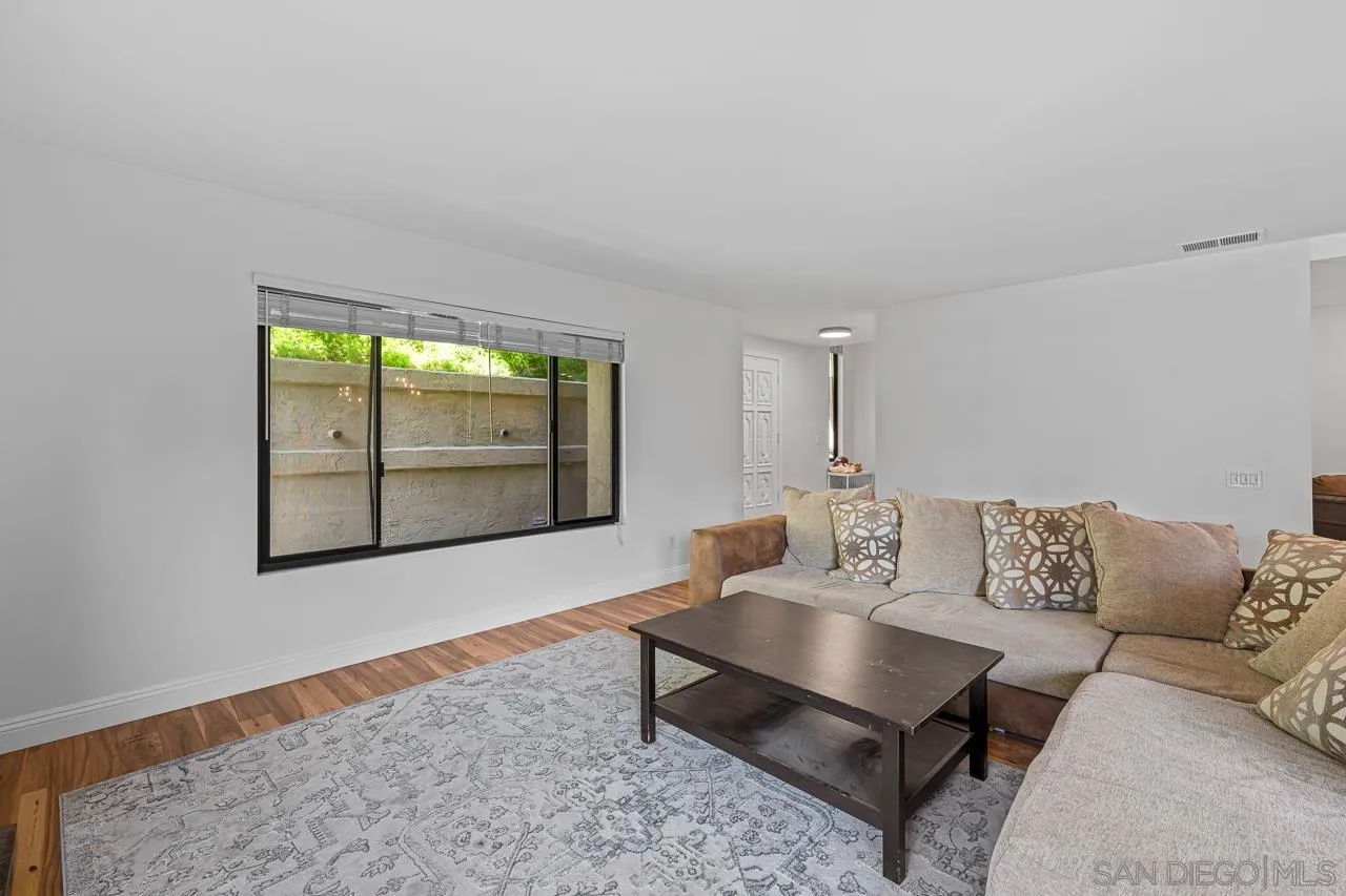 Photo #7: 260007039 Listing: Photo #7