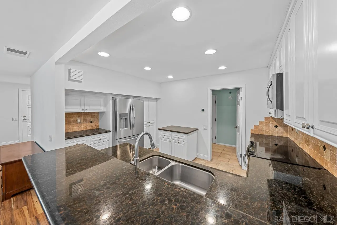 Photo #14: 260007039 Listing: Photo #14