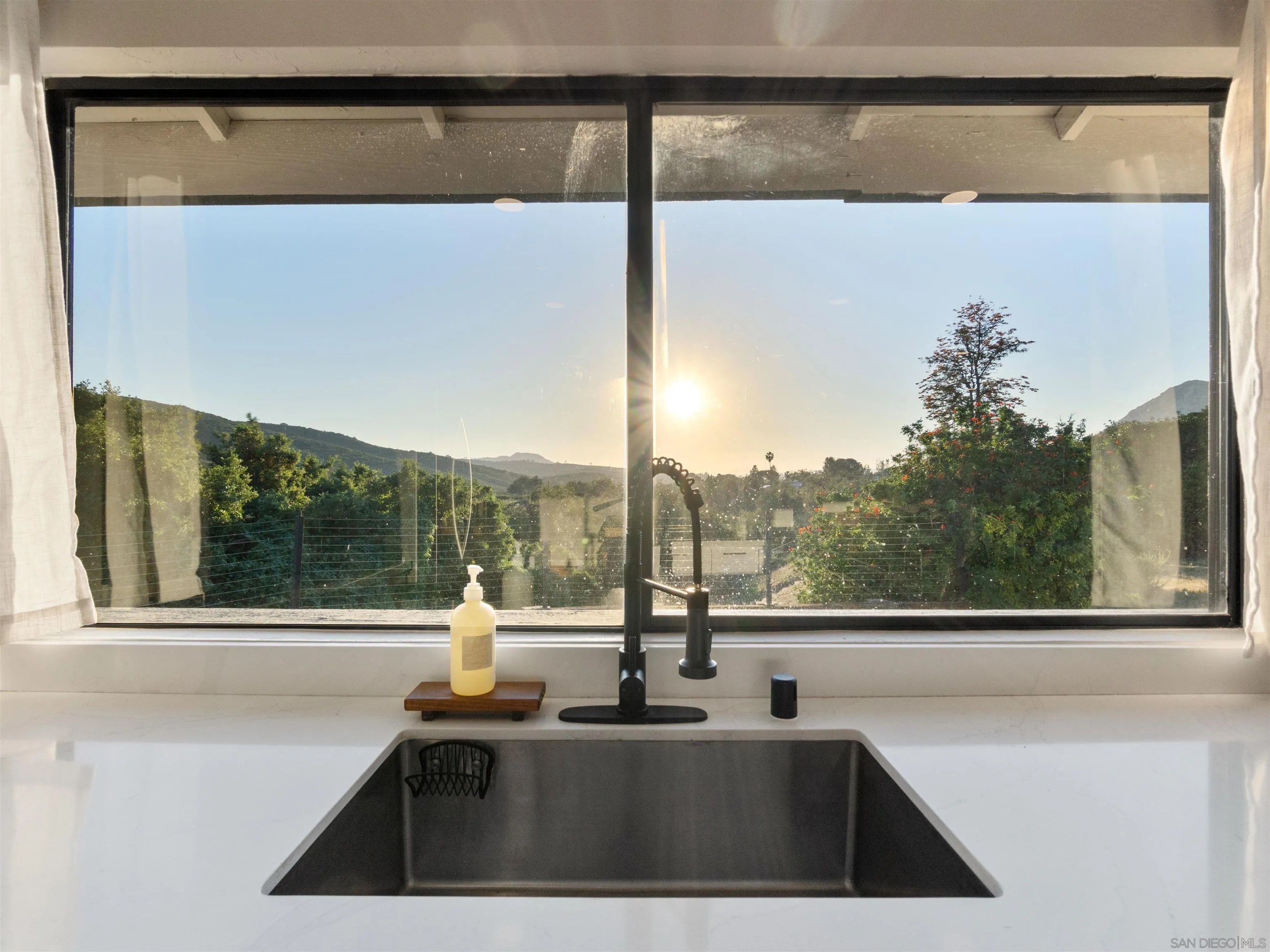 https://cdn.realtyfeed.com/cdn/127/260007040/792bd146f8559c1c93044249e221a521.webp
