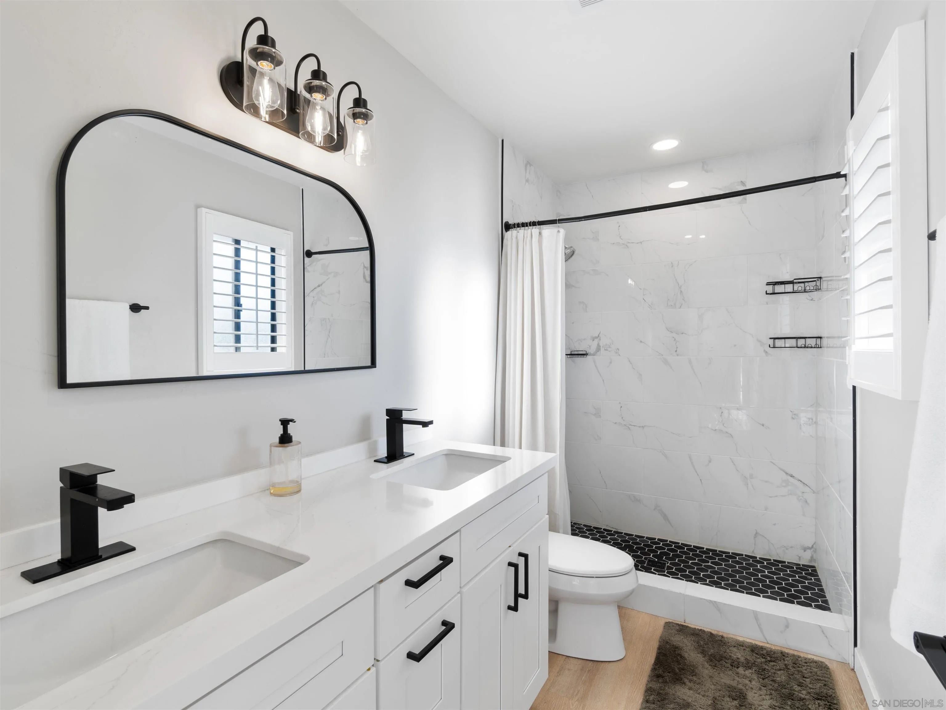 https://cdn.realtyfeed.com/cdn/127/260007040/ababa4c2c505ce696beb6d2fd6a1341b.webp