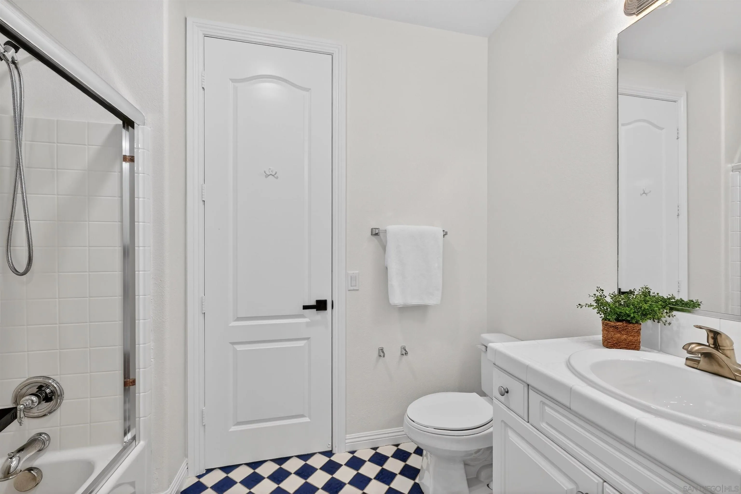 https://cdn.realtyfeed.com/cdn/127/260007042/3ae5354822dba562d4439f86c2be45df.webp