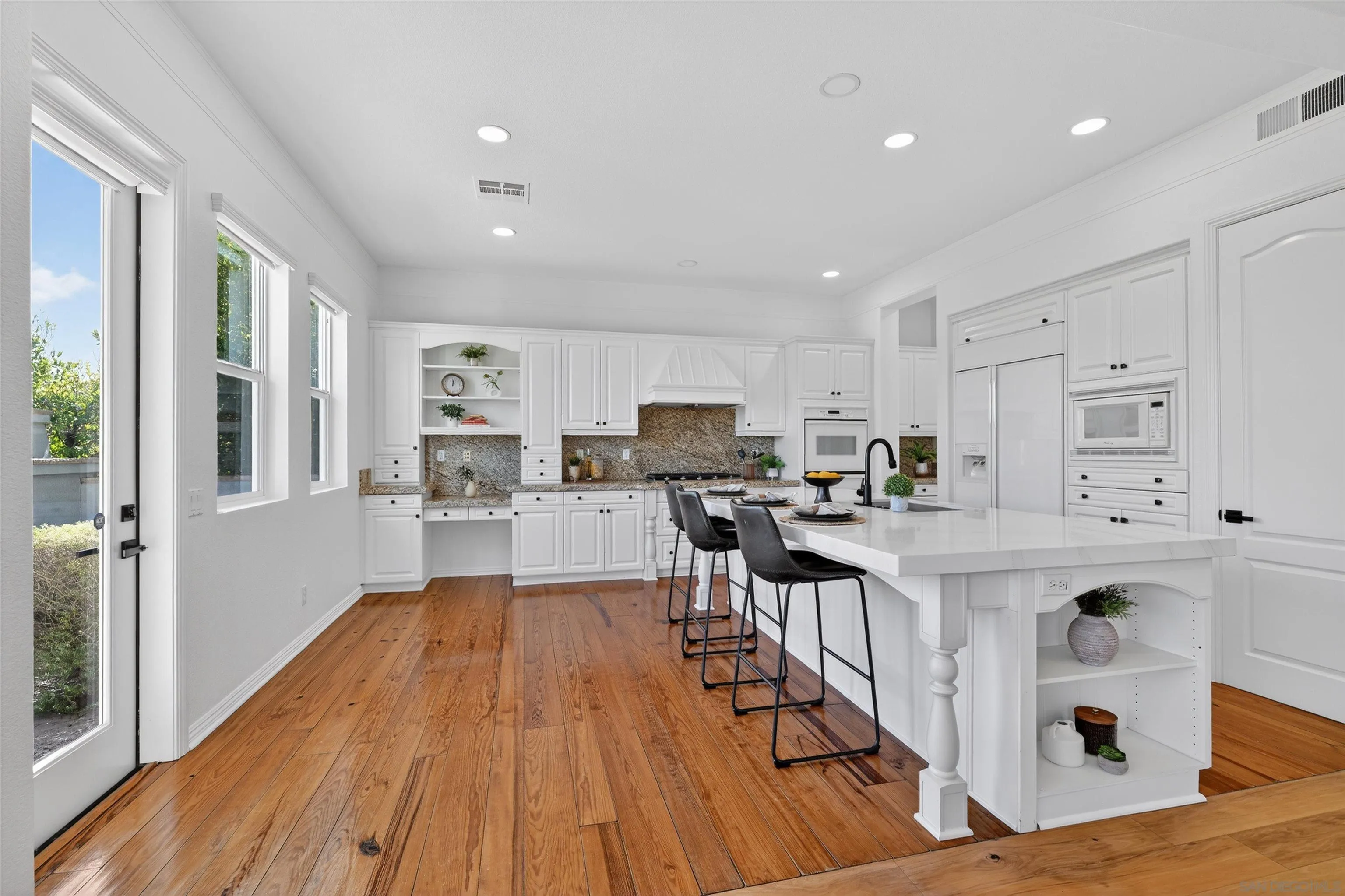 https://cdn.realtyfeed.com/cdn/127/260007042/4a2a31fe919a1e521e2213660b75dc4a.webp
