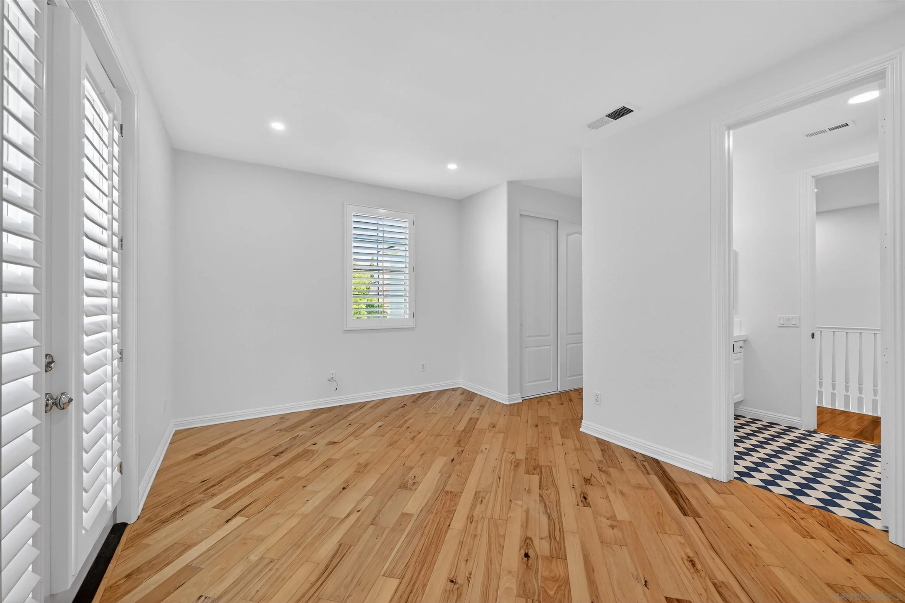 https://cdn.realtyfeed.com/cdn/127/260007042/c041c7e8af521af6b2ad24d425435a53.webp