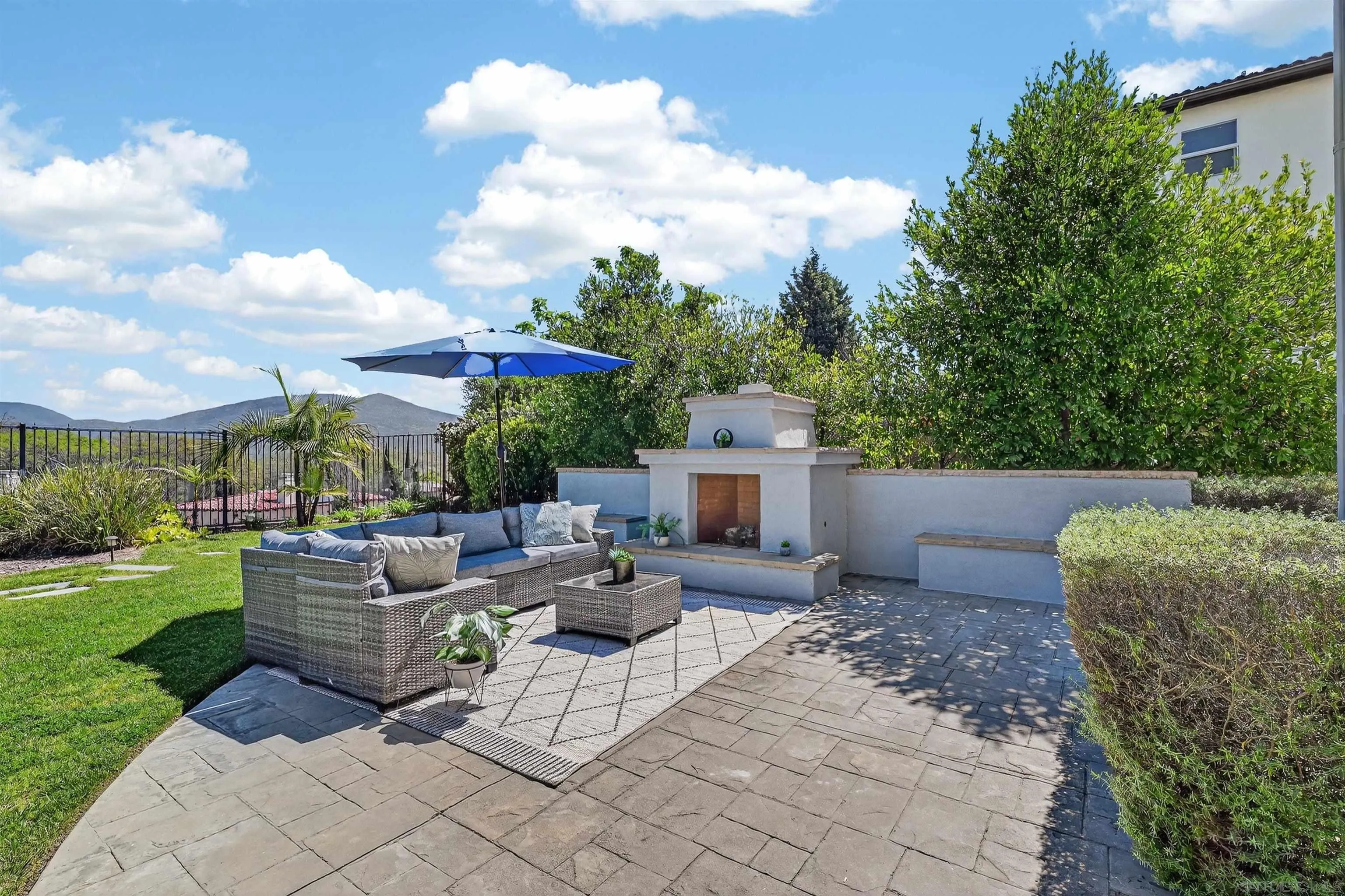 https://cdn.realtyfeed.com/cdn/127/260007042/fbb02252859ae68ba101e398a4de5413.webp