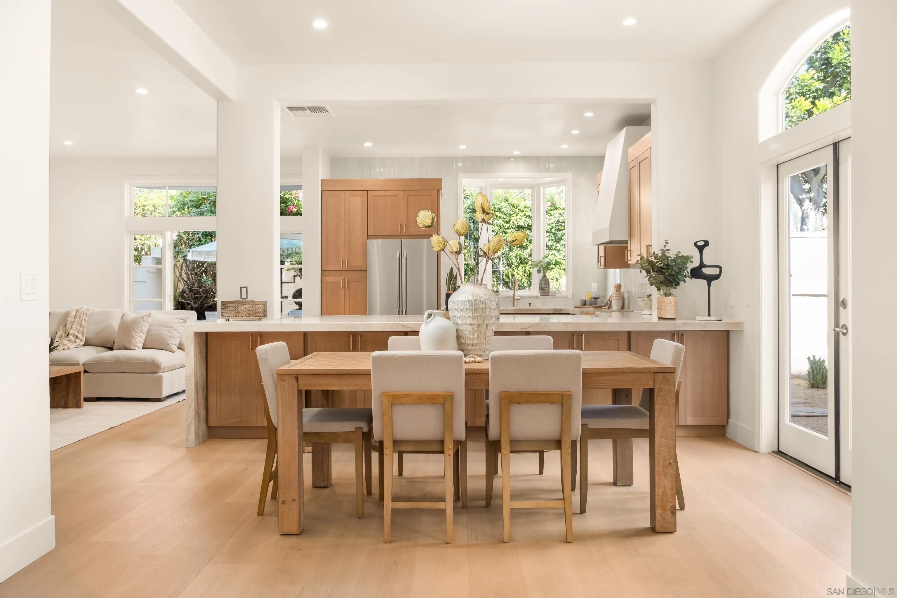 https://cdn.realtyfeed.com/cdn/127/260007044/114a0ef258c935bf5f134cfd579b186a.webp