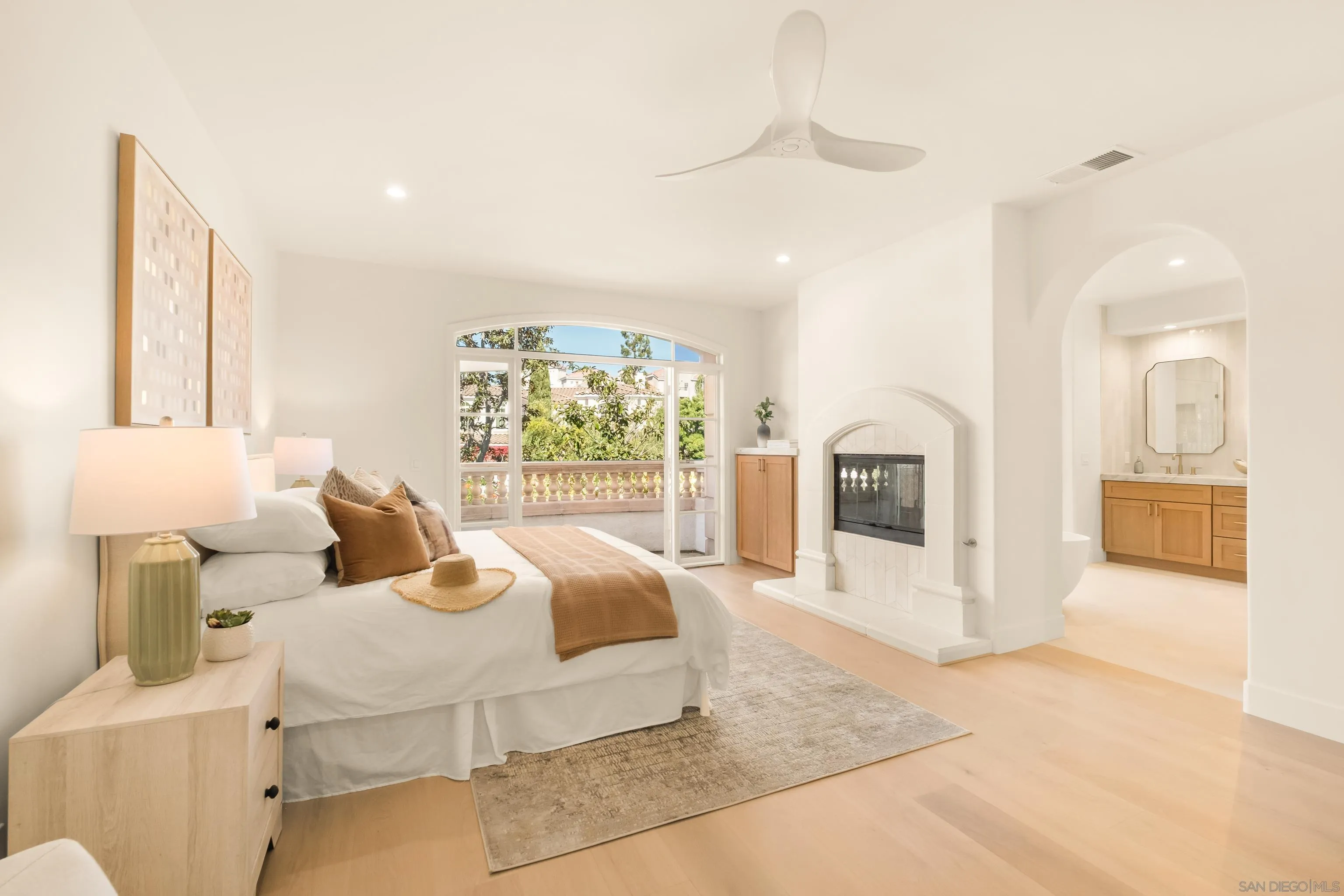https://cdn.realtyfeed.com/cdn/127/260007044/79f07533eea7a74b509cbb7f82e18942.webp