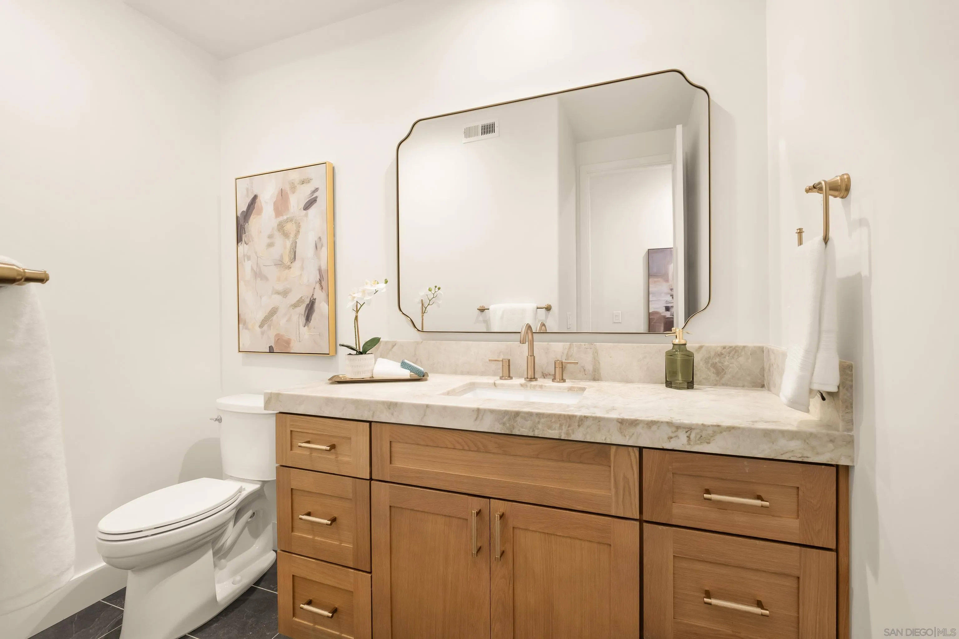 https://cdn.realtyfeed.com/cdn/127/260007044/7a1d079320f260e6b0d2ed4203378dd3.webp