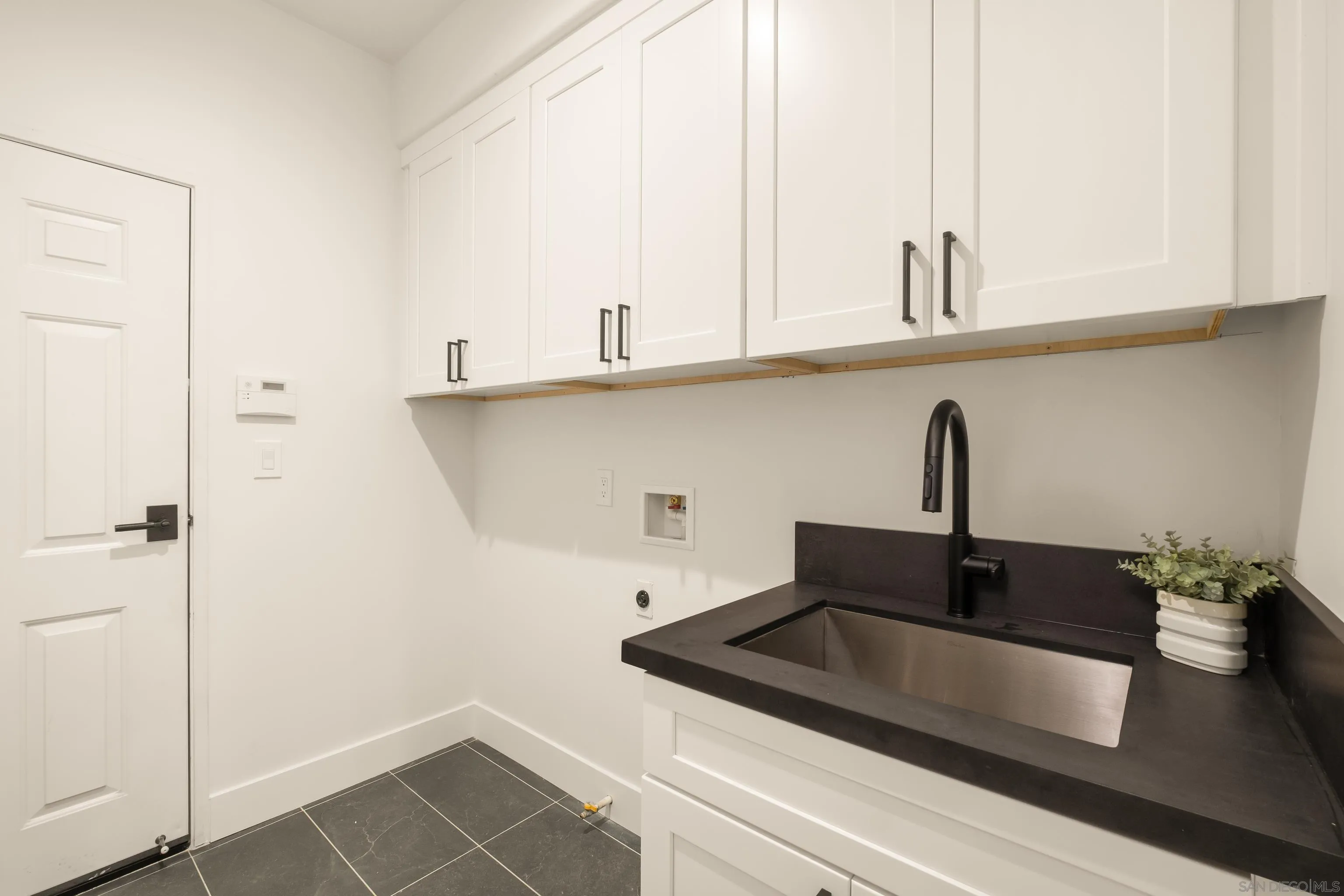 https://cdn.realtyfeed.com/cdn/127/260007044/ad34995084dda269177c23dbcf2bf0b0.webp