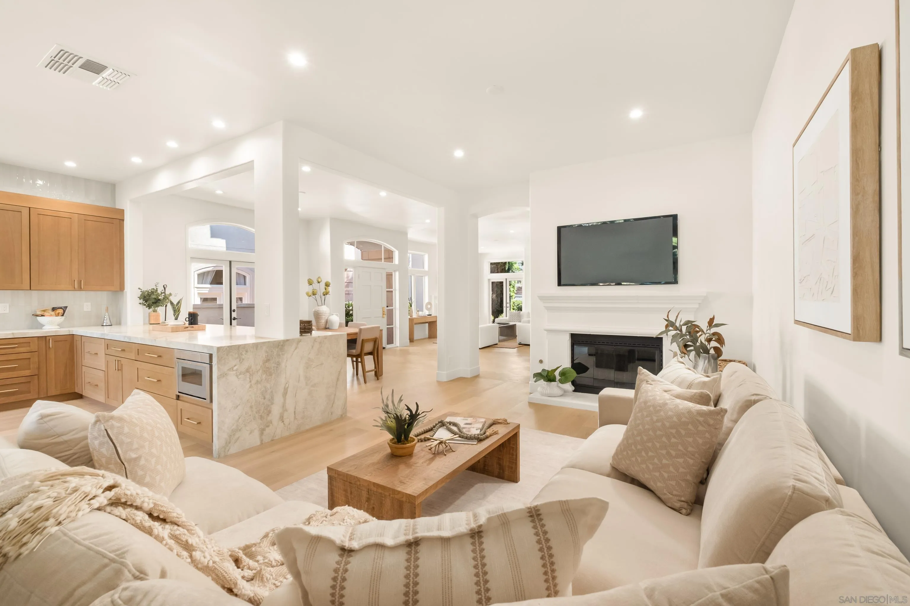 https://cdn.realtyfeed.com/cdn/127/260007044/b4b4960899c1ee8c36fb9a336d0217ec.webp
