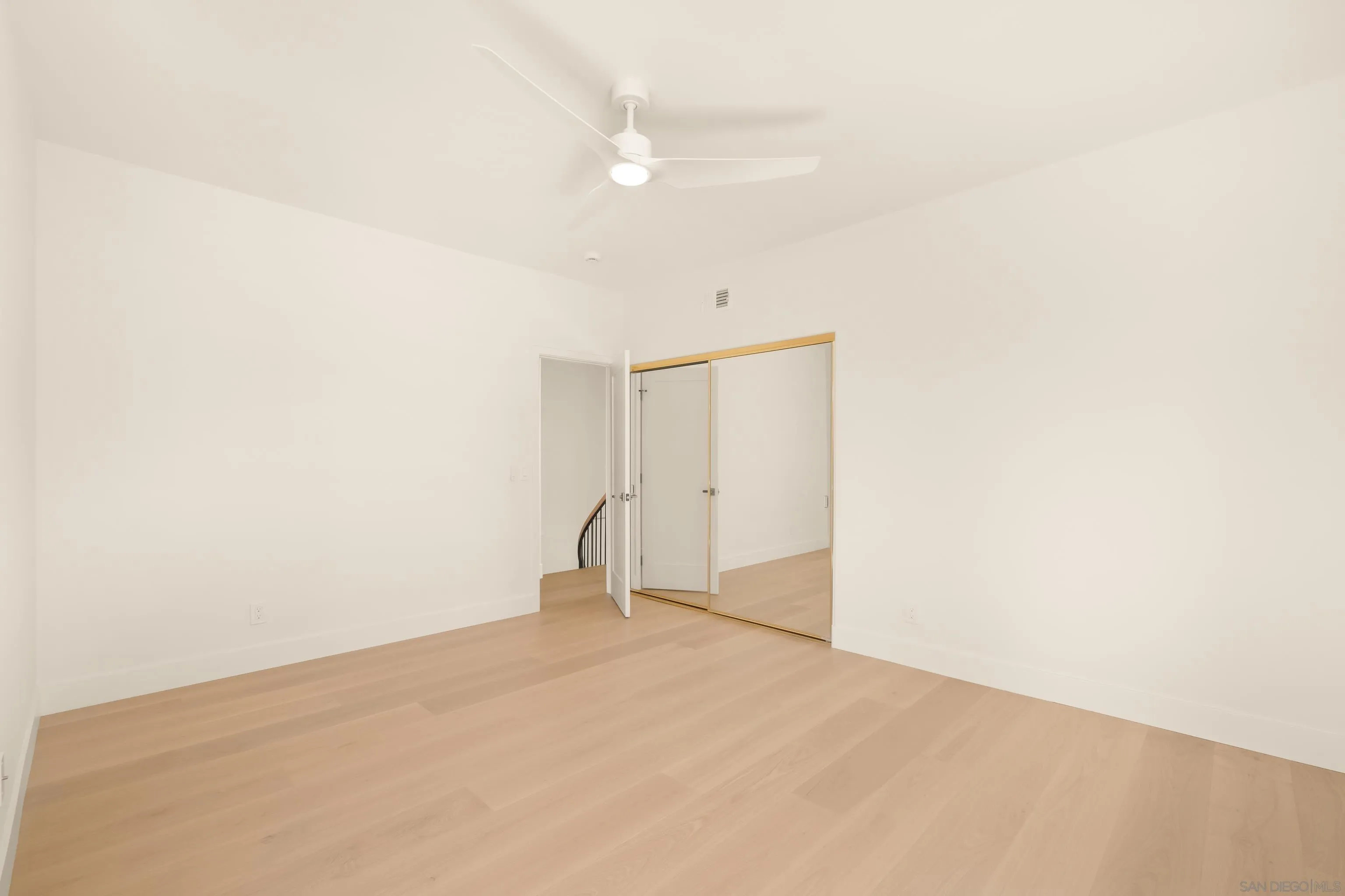 https://cdn.realtyfeed.com/cdn/127/260007044/bdbf572fb82d5ef567650e8b4f8044c7.webp