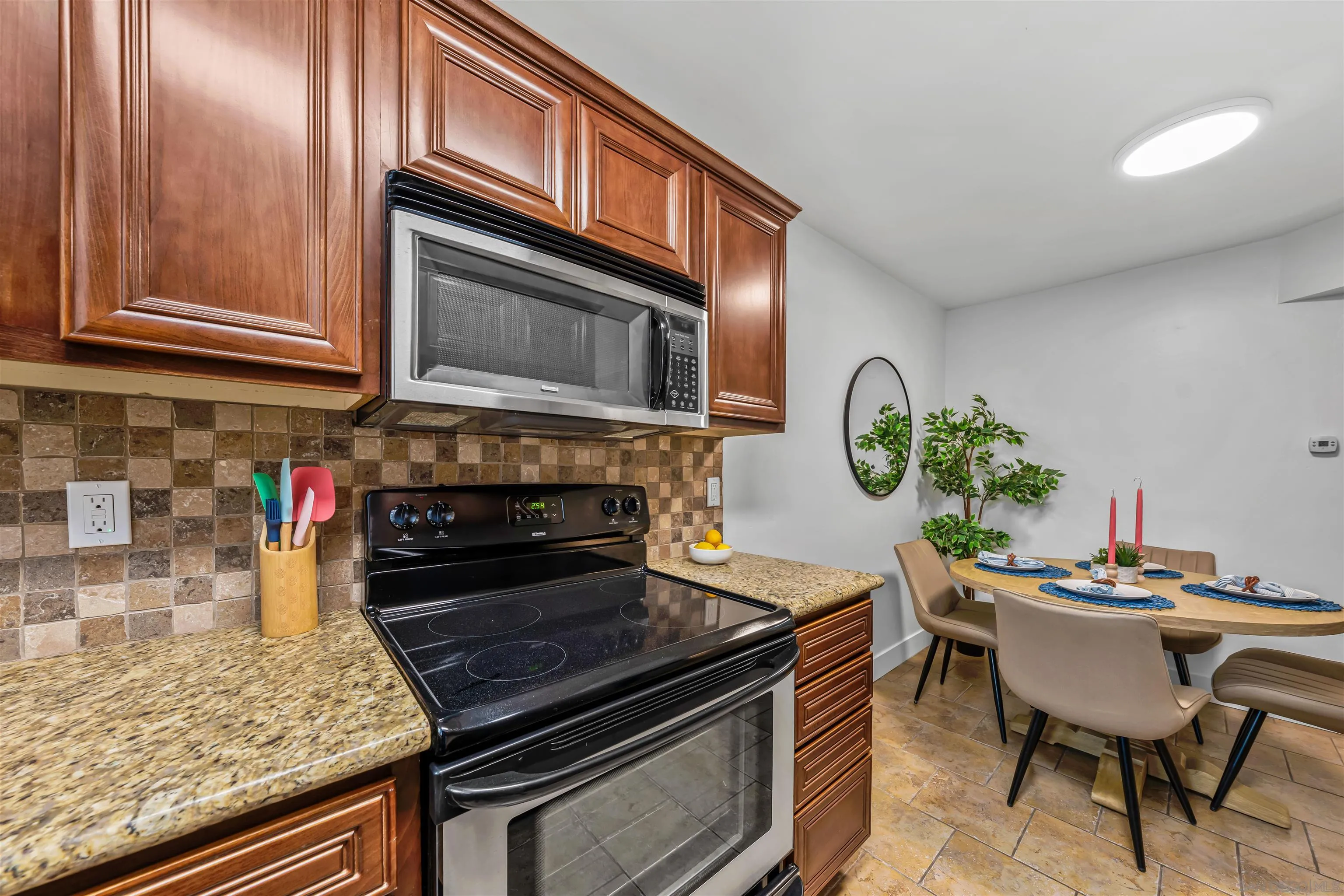 Photo #13: 260007049 Listing: Photo #13