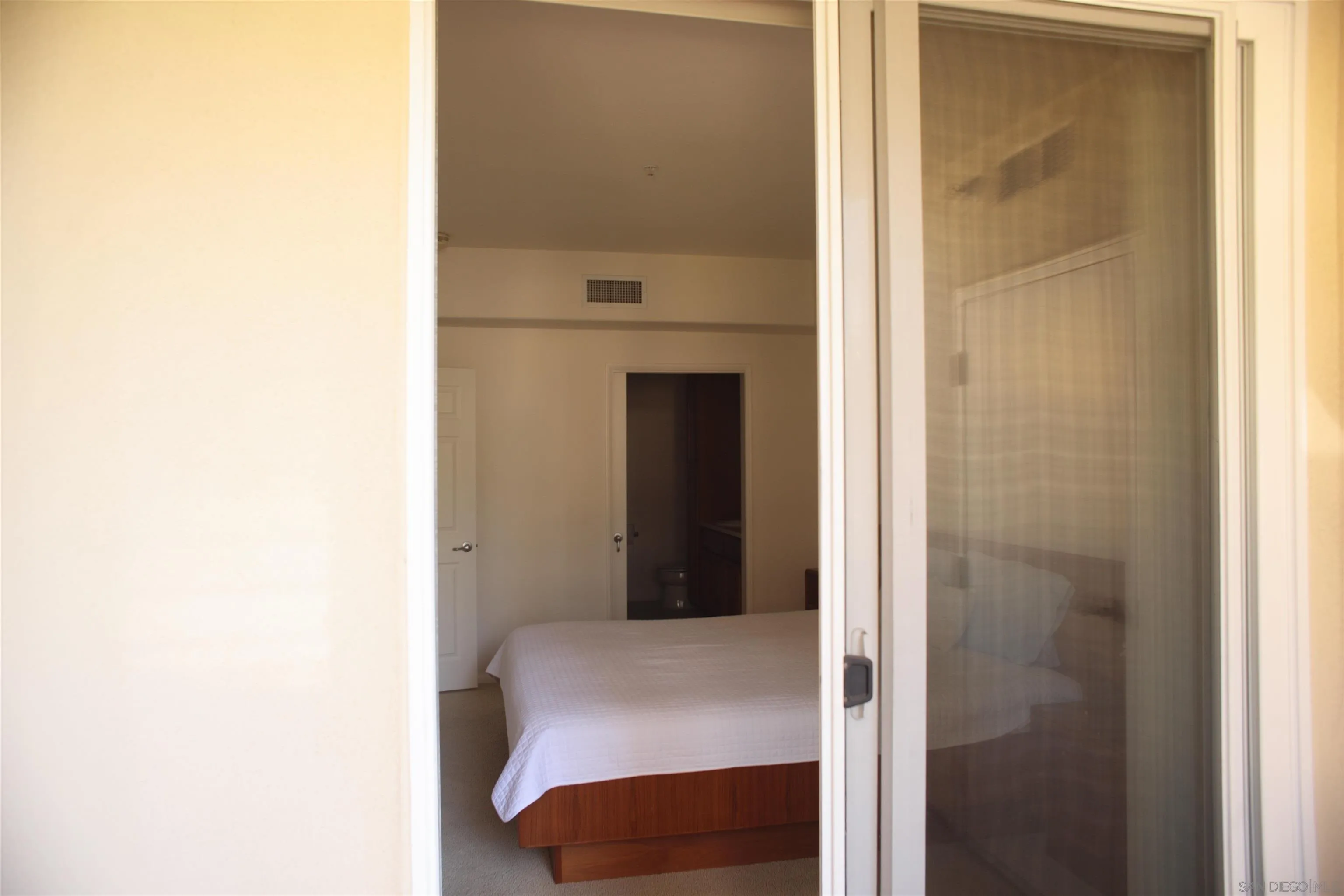 Photo #12: 260007052 Listing: Photo #12
