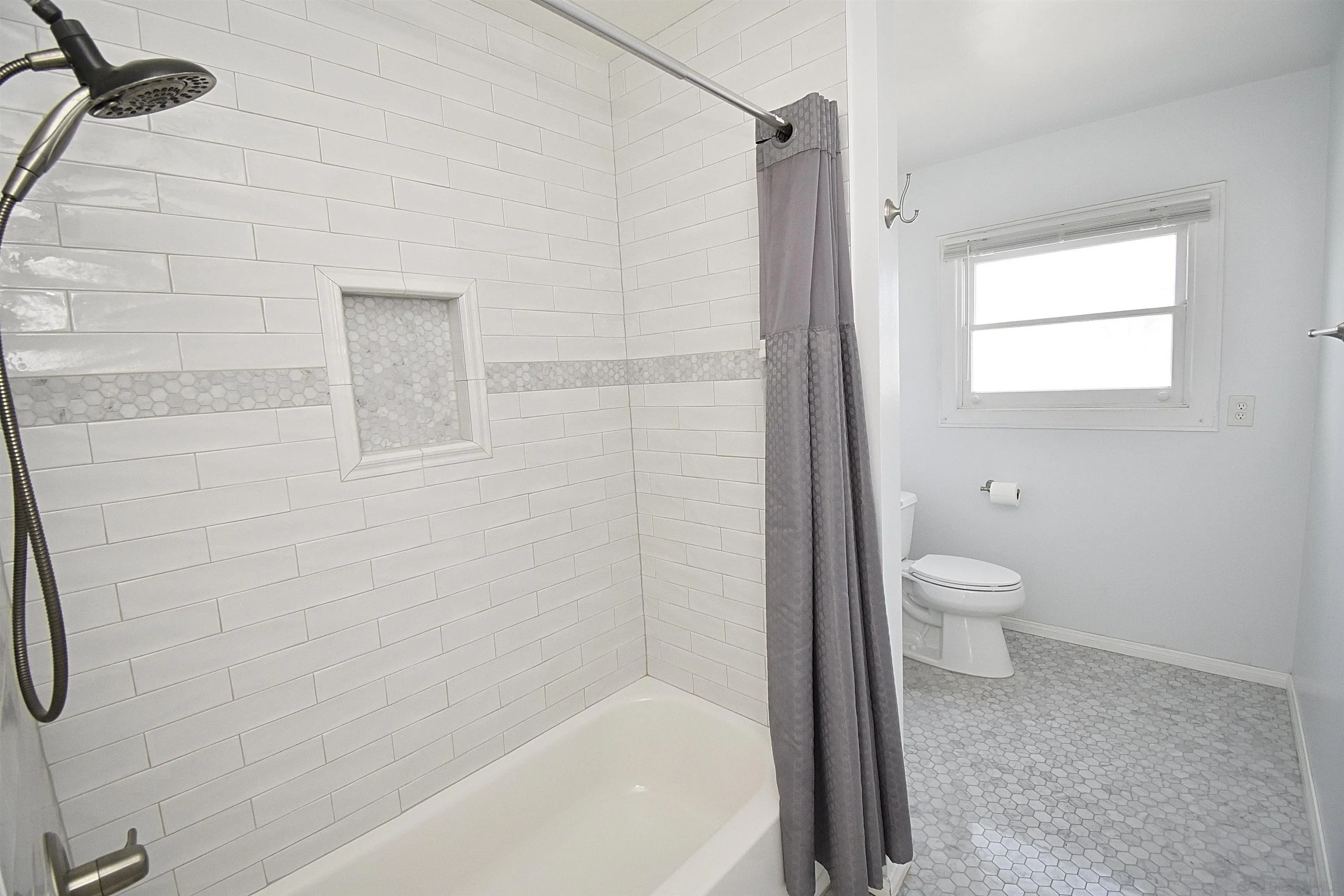 https://cdn.realtyfeed.com/cdn/127/260007057/206ca21898646a8bb51b56bc16598f48.webp