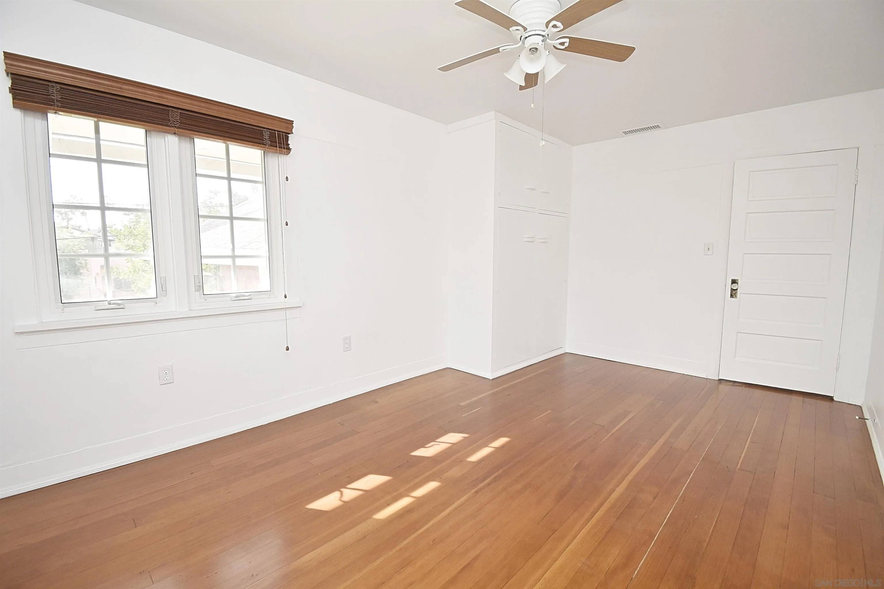 https://cdn.realtyfeed.com/cdn/127/260007057/3af5bb41dfcffe01676fce2b738be739.webp