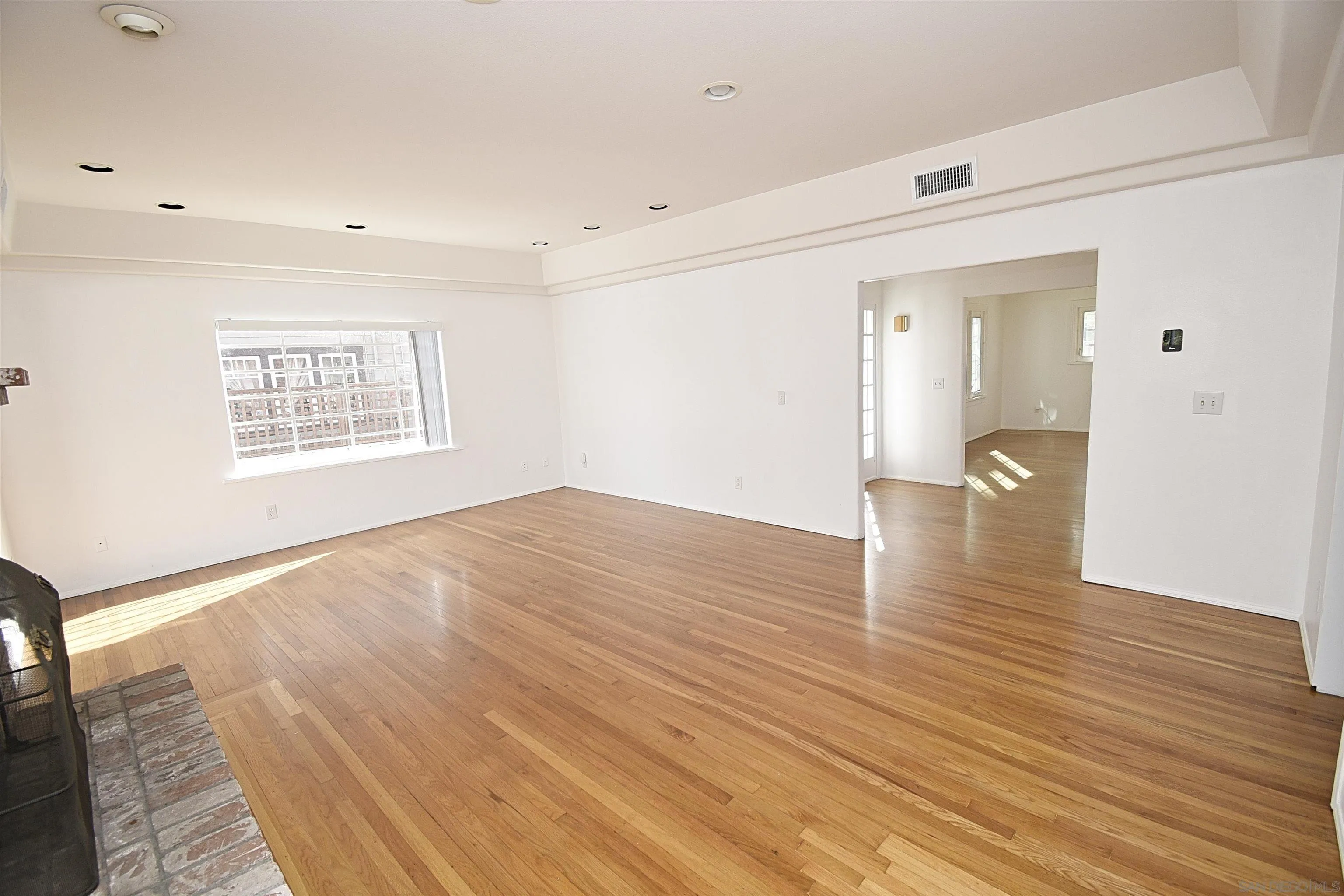 https://cdn.realtyfeed.com/cdn/127/260007057/3bbeb4a27ed168105f3b081d0e33f95e.webp