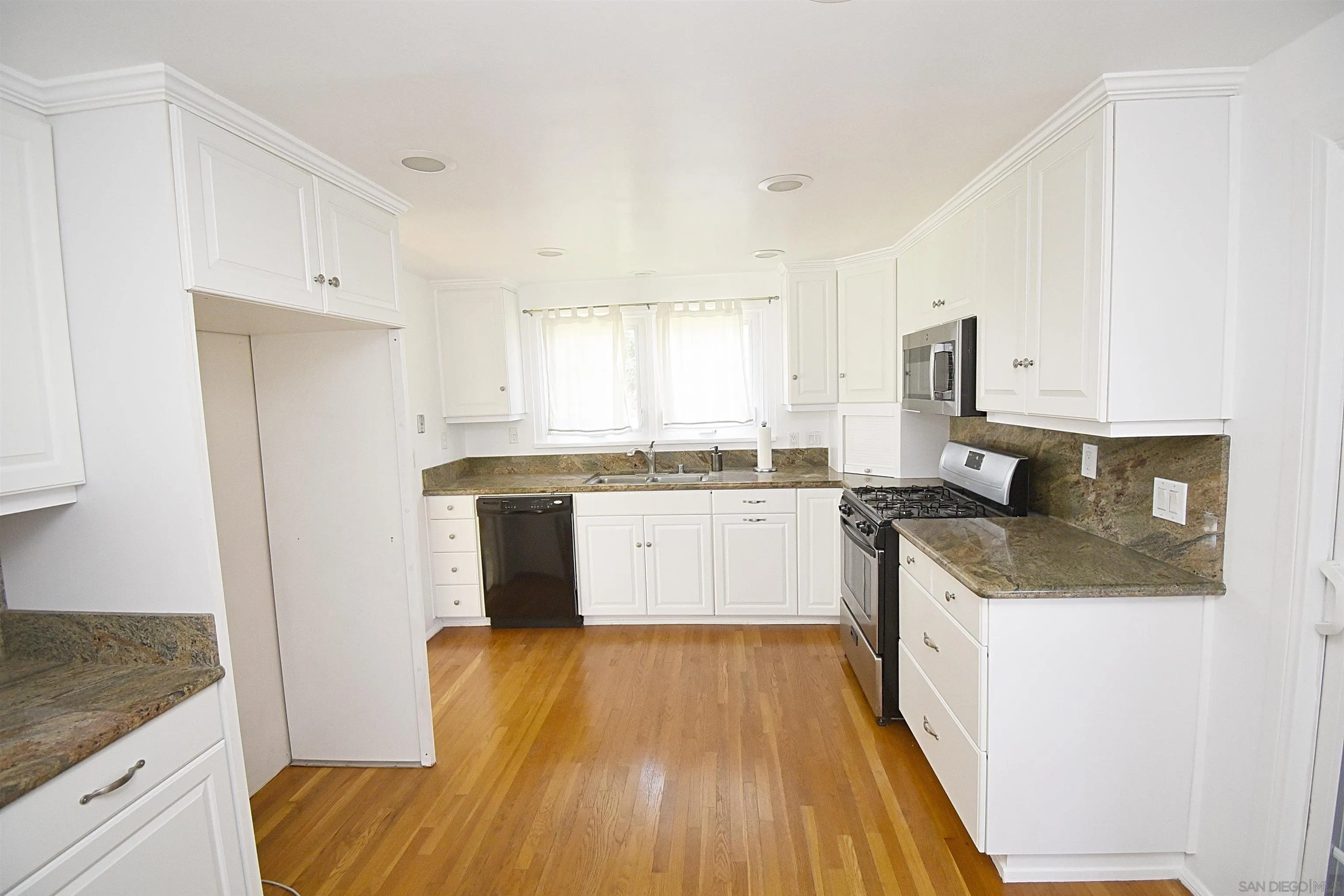 https://cdn.realtyfeed.com/cdn/127/260007057/51f5291d181b961b80cb19933262cd71.webp