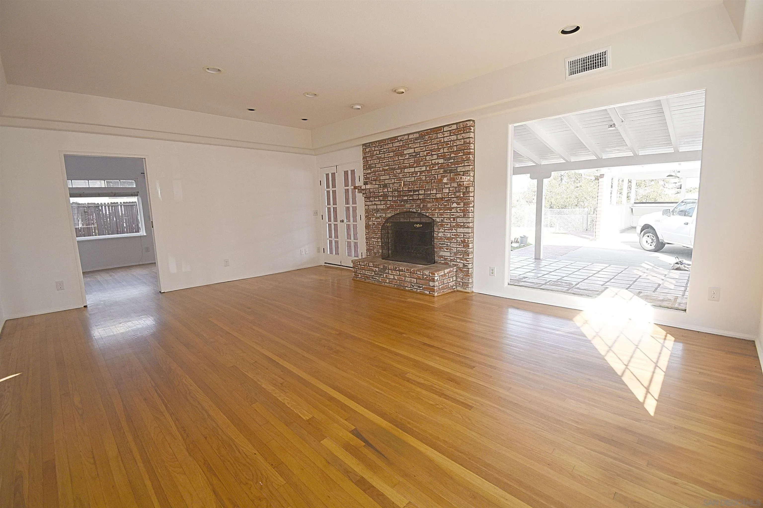 https://cdn.realtyfeed.com/cdn/127/260007057/74493dbd66ee9720e521a676fc54252e.webp