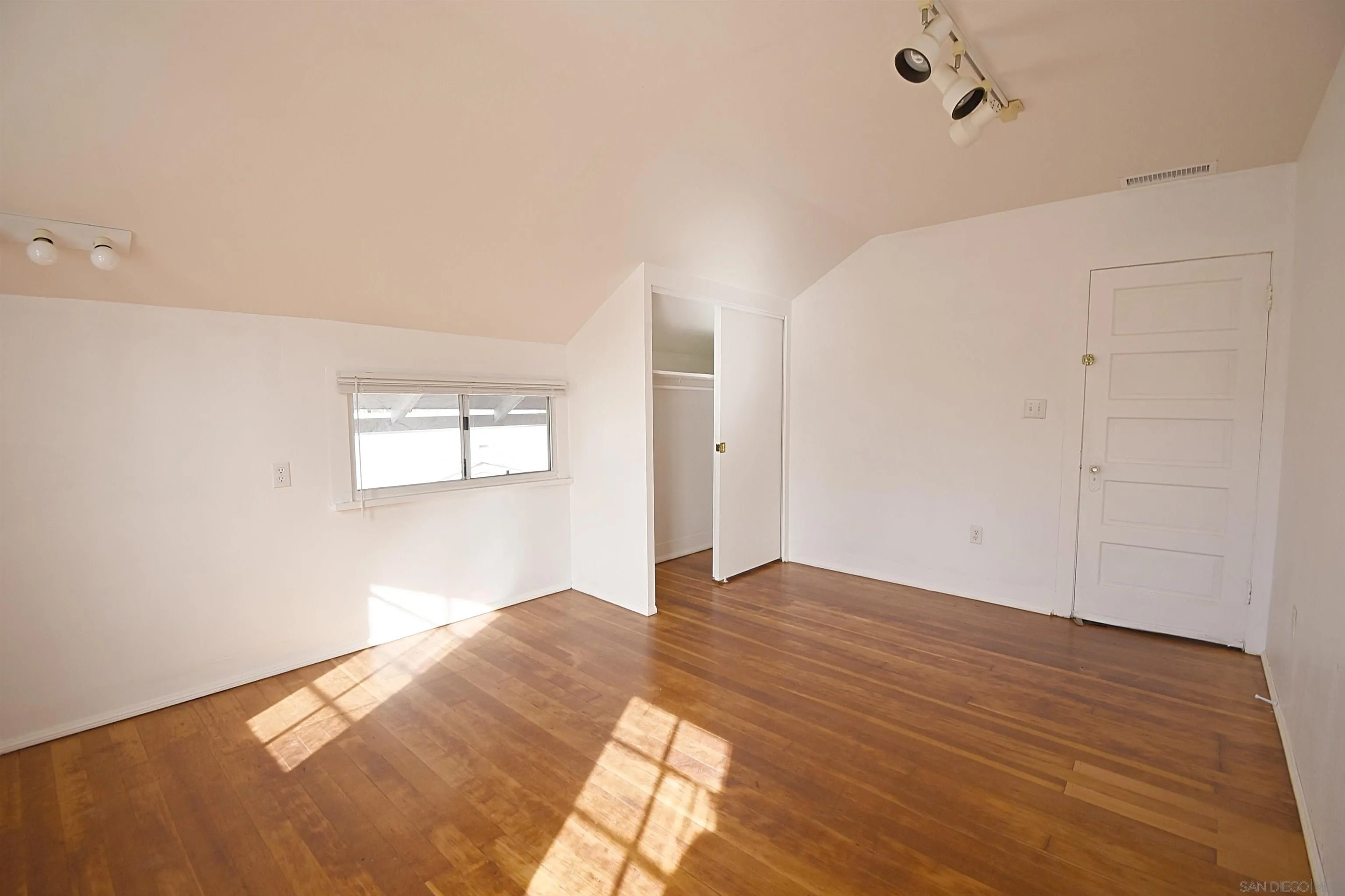 https://cdn.realtyfeed.com/cdn/127/260007057/96327d3e4acadc68b3f813cd1ef65465.webp