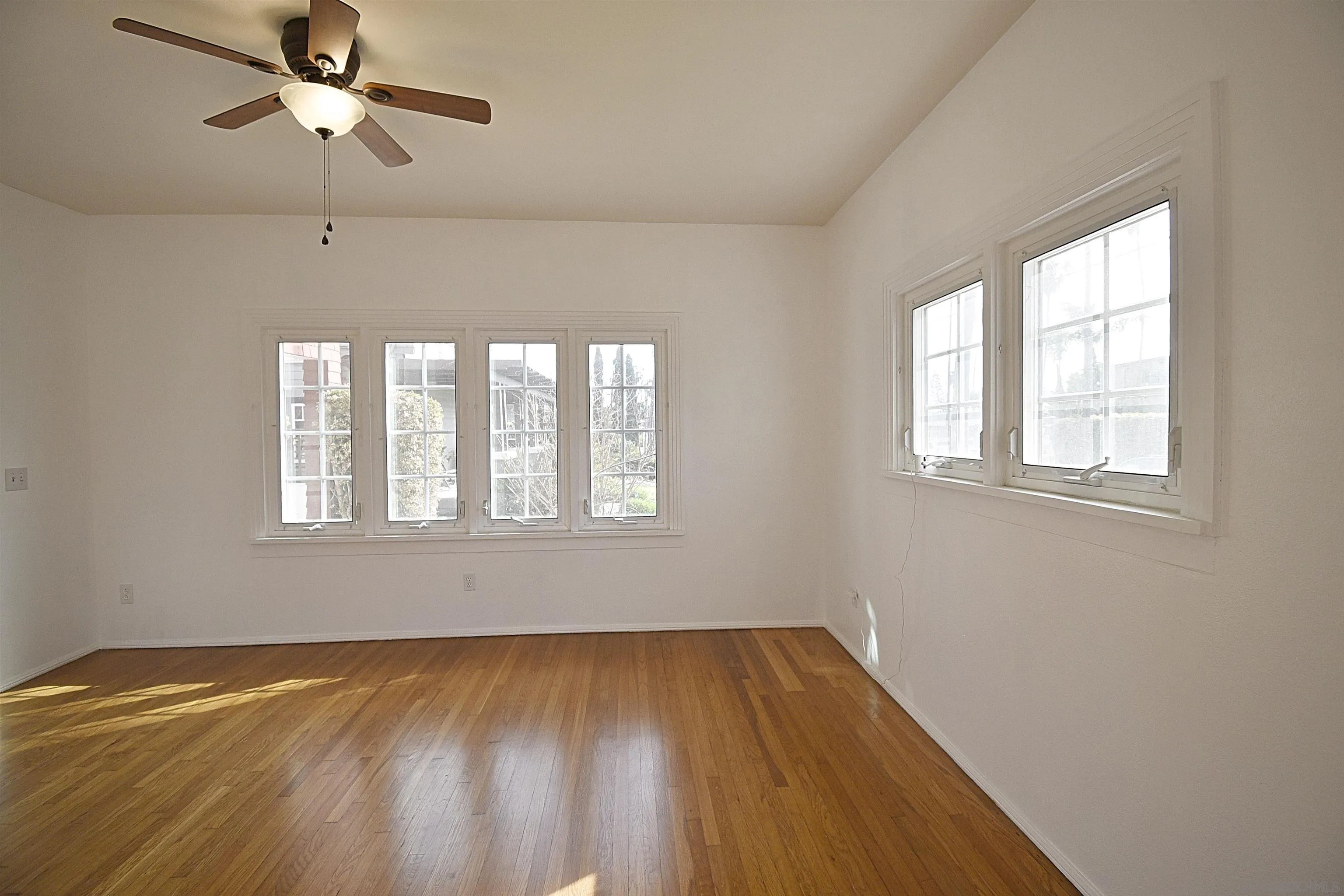 https://cdn.realtyfeed.com/cdn/127/260007057/c30854281a72d2e525709fb3a41ff287.webp