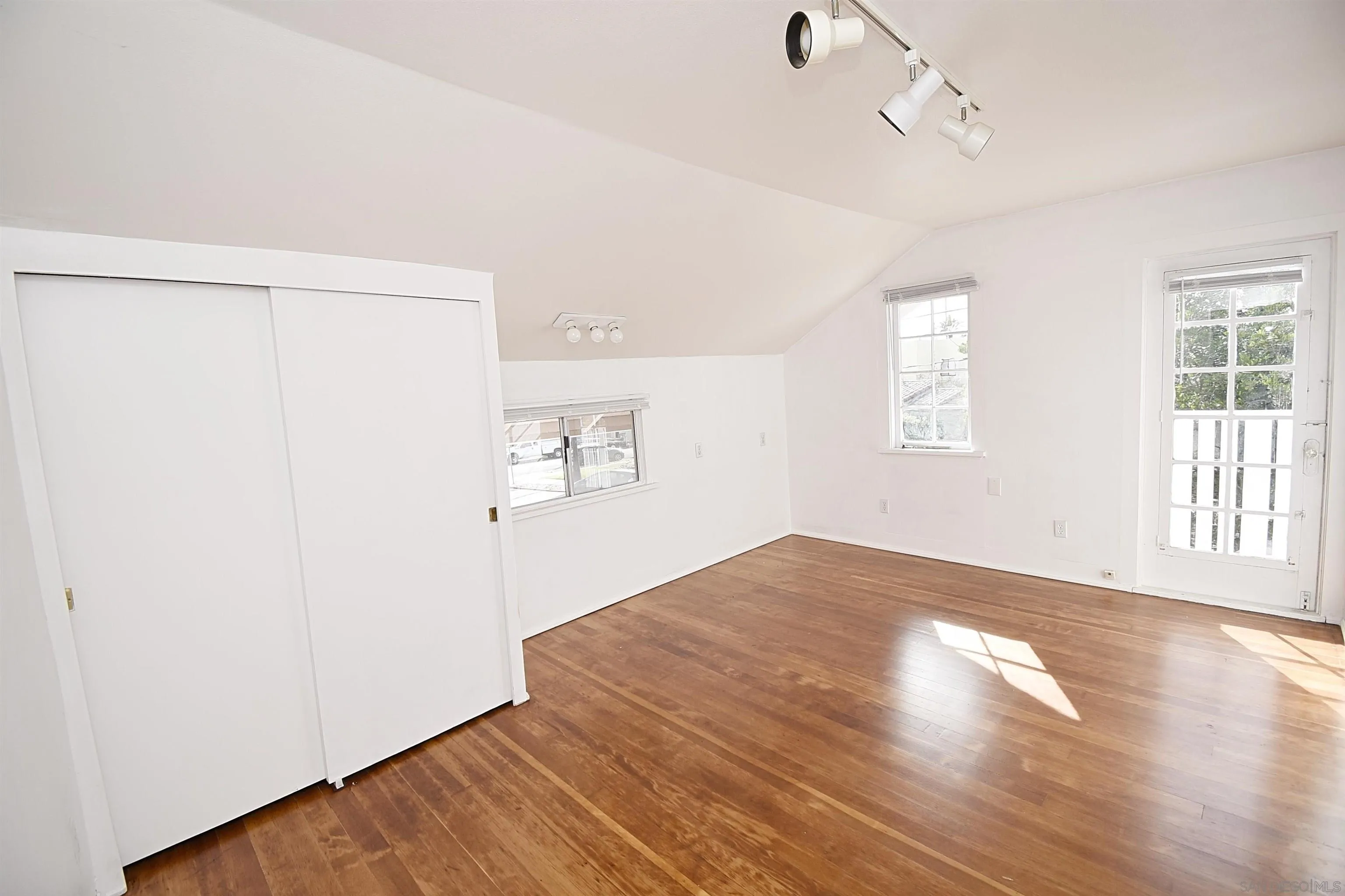 https://cdn.realtyfeed.com/cdn/127/260007057/d3457aea5087211aa73bf0b6b693c178.webp