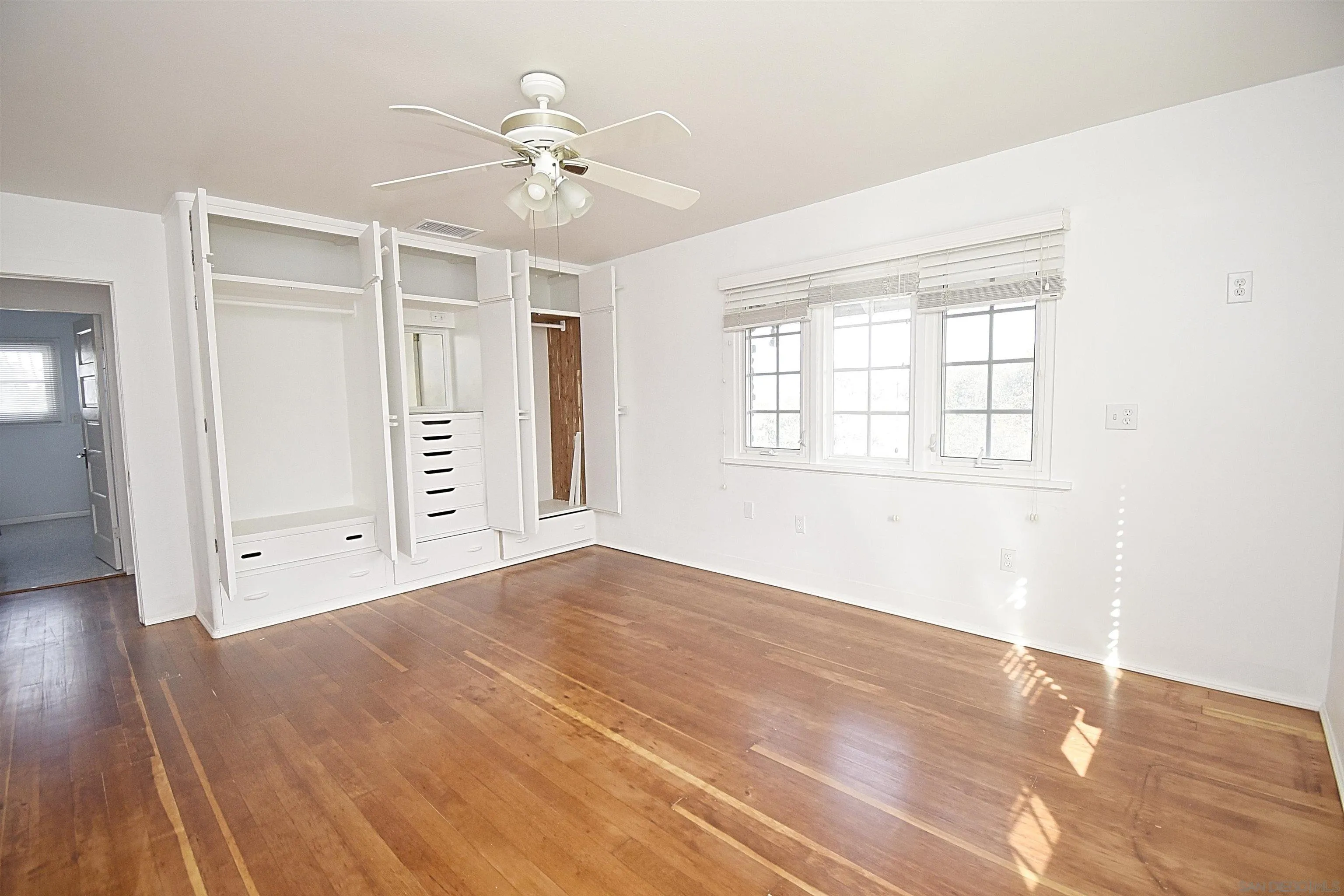 https://cdn.realtyfeed.com/cdn/127/260007057/f018b15f9001ef52b164dcbc481d3c8c.webp