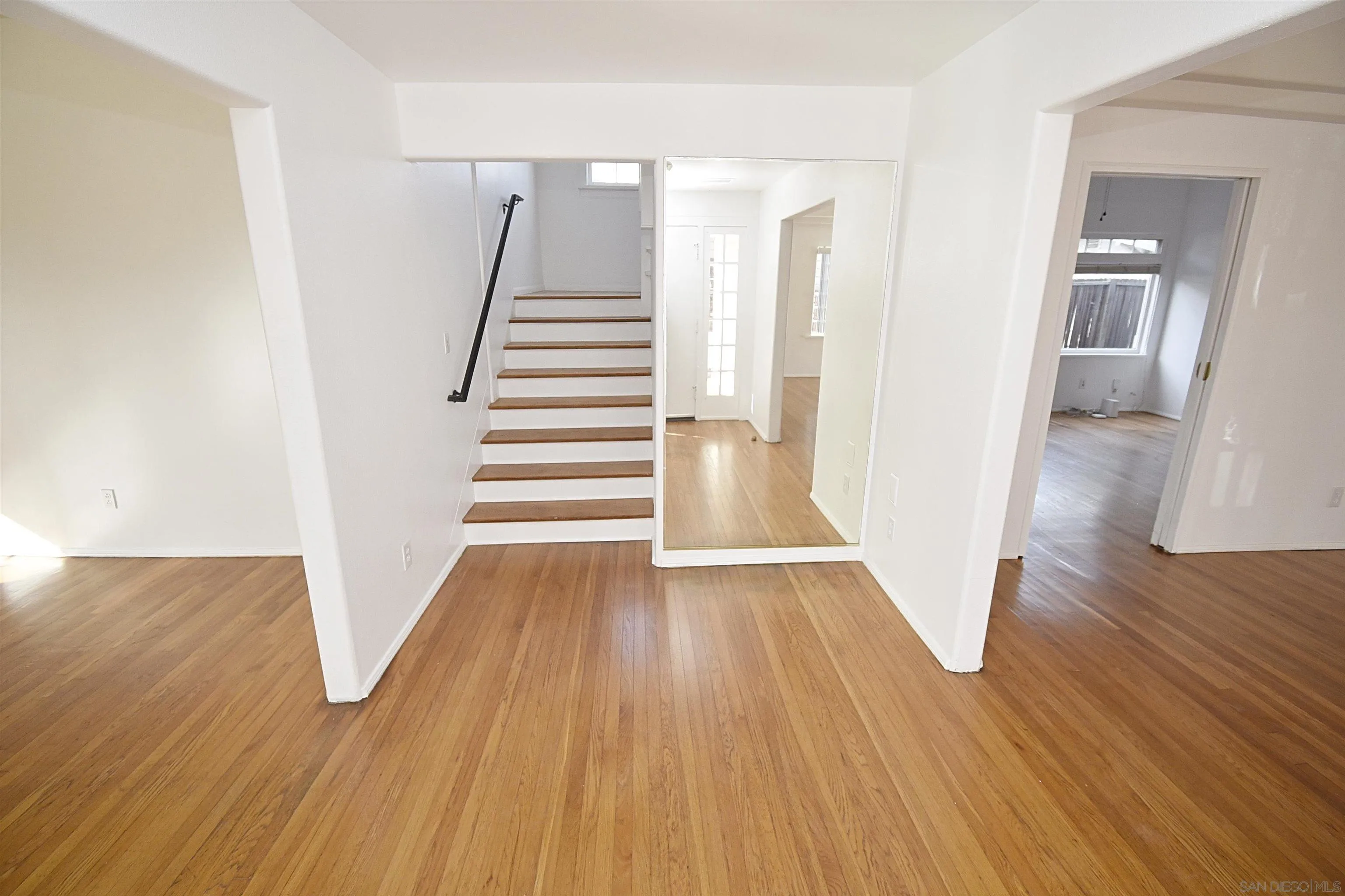 https://cdn.realtyfeed.com/cdn/127/260007057/fa51c1e5e416dbfe9ae46d745fcb3c54.webp