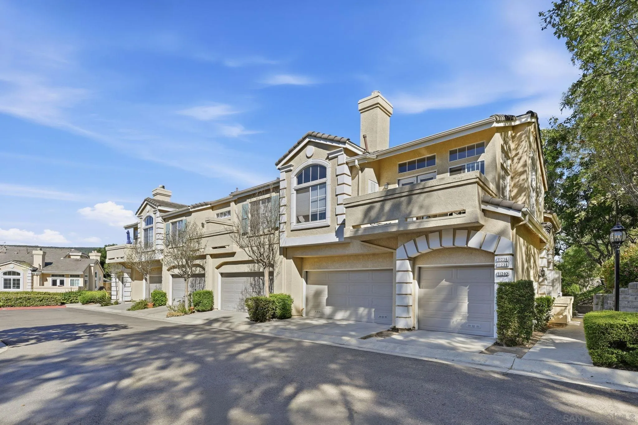 Photo #2: 260007059 Listing: Photo #2