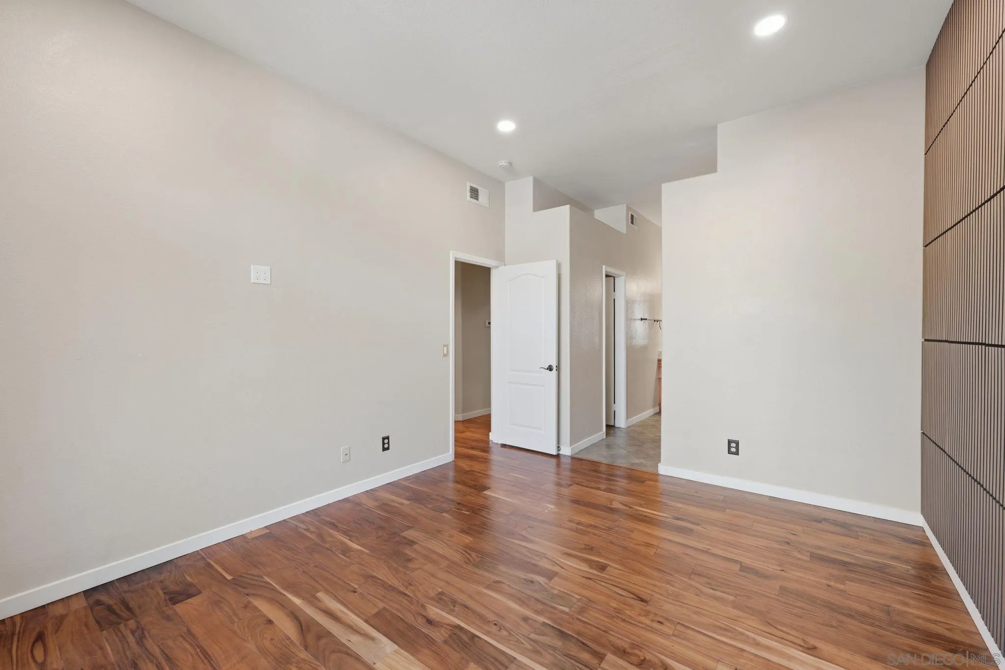 Photo #22: 260007059 Listing: Photo #22