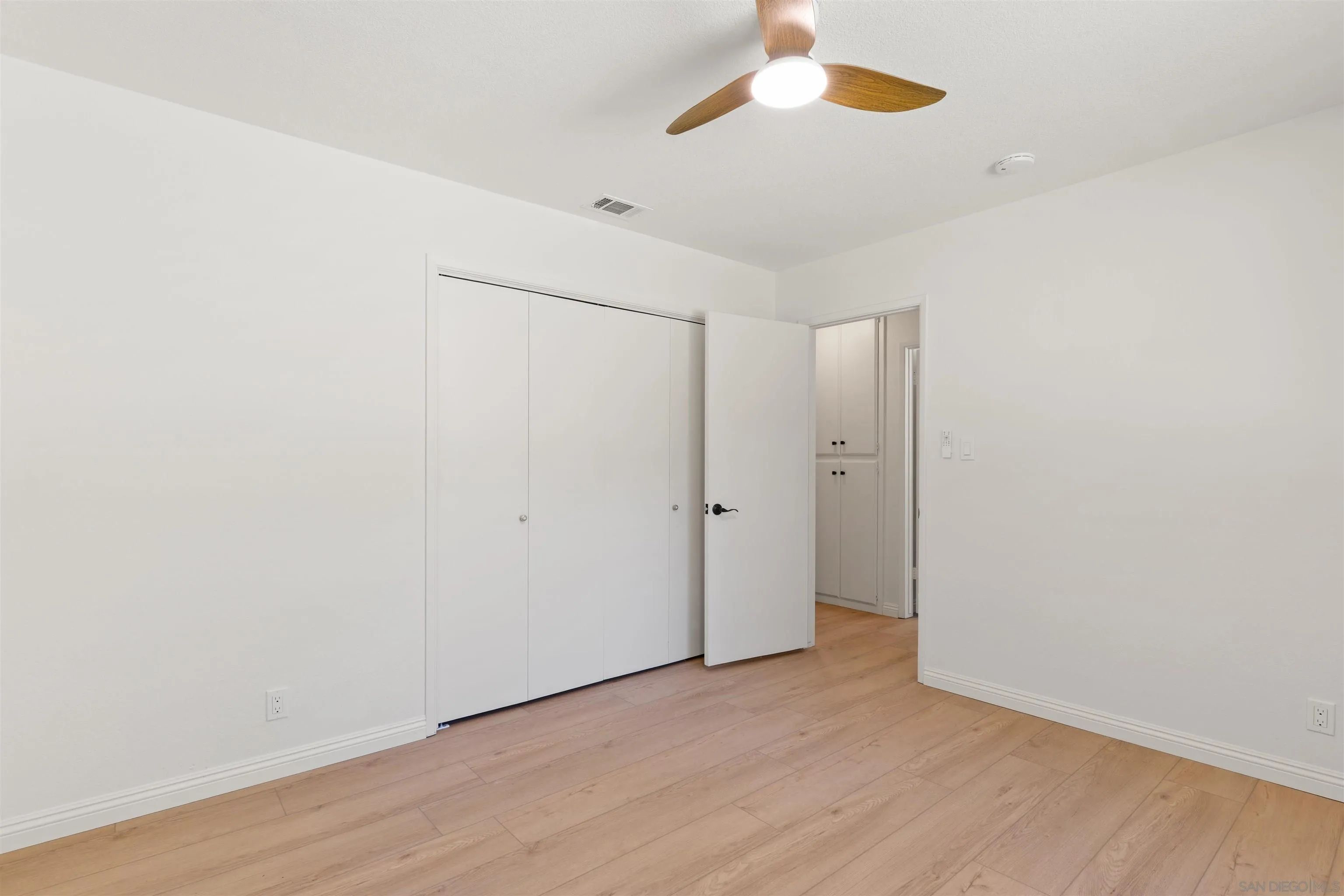 https://cdn.realtyfeed.com/cdn/127/260007060/418daa2289aba5af453f87dd36f82f43.webp