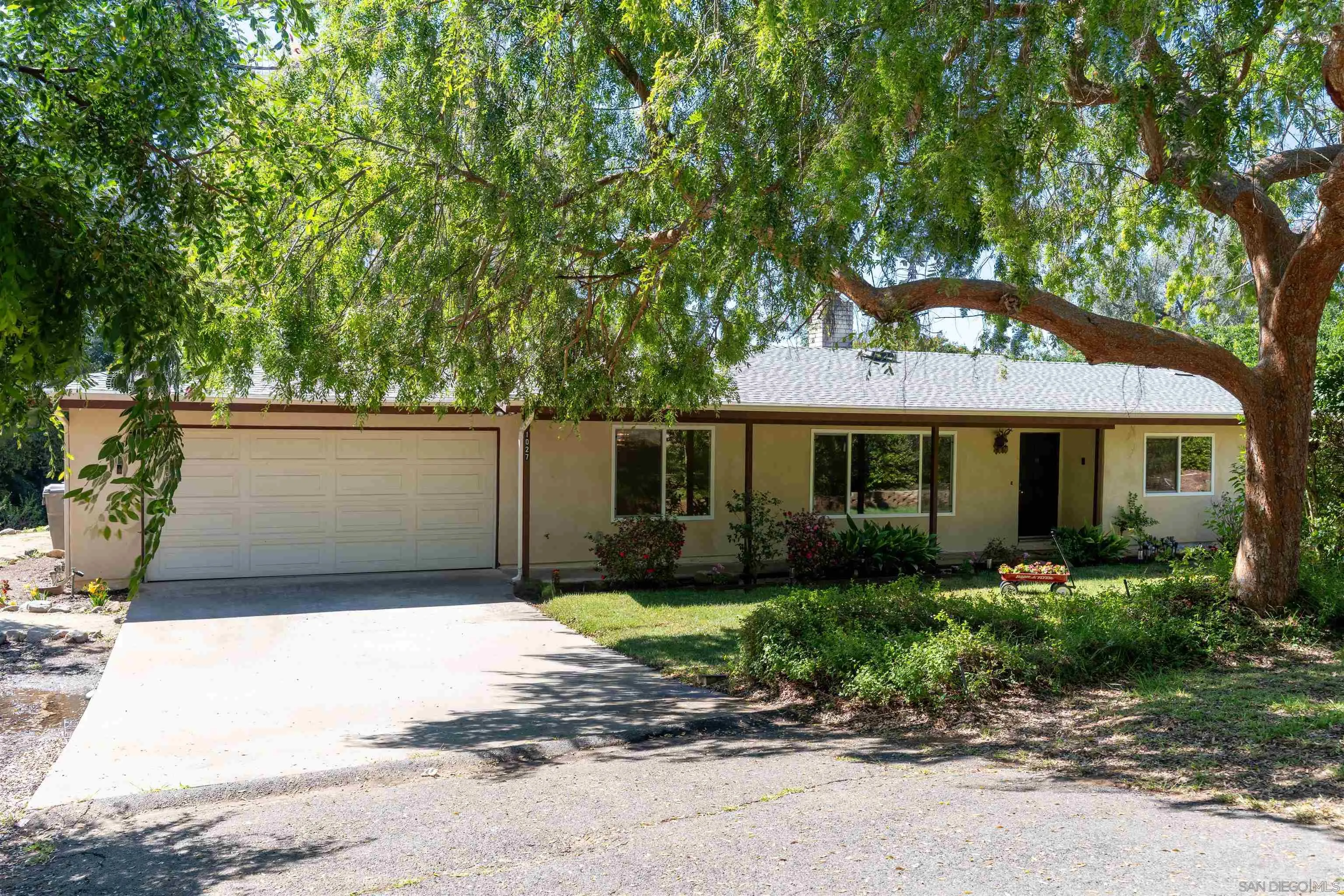 https://cdn.realtyfeed.com/cdn/127/260007060/8f29cc88a28e897983e48c34e742838d.webp