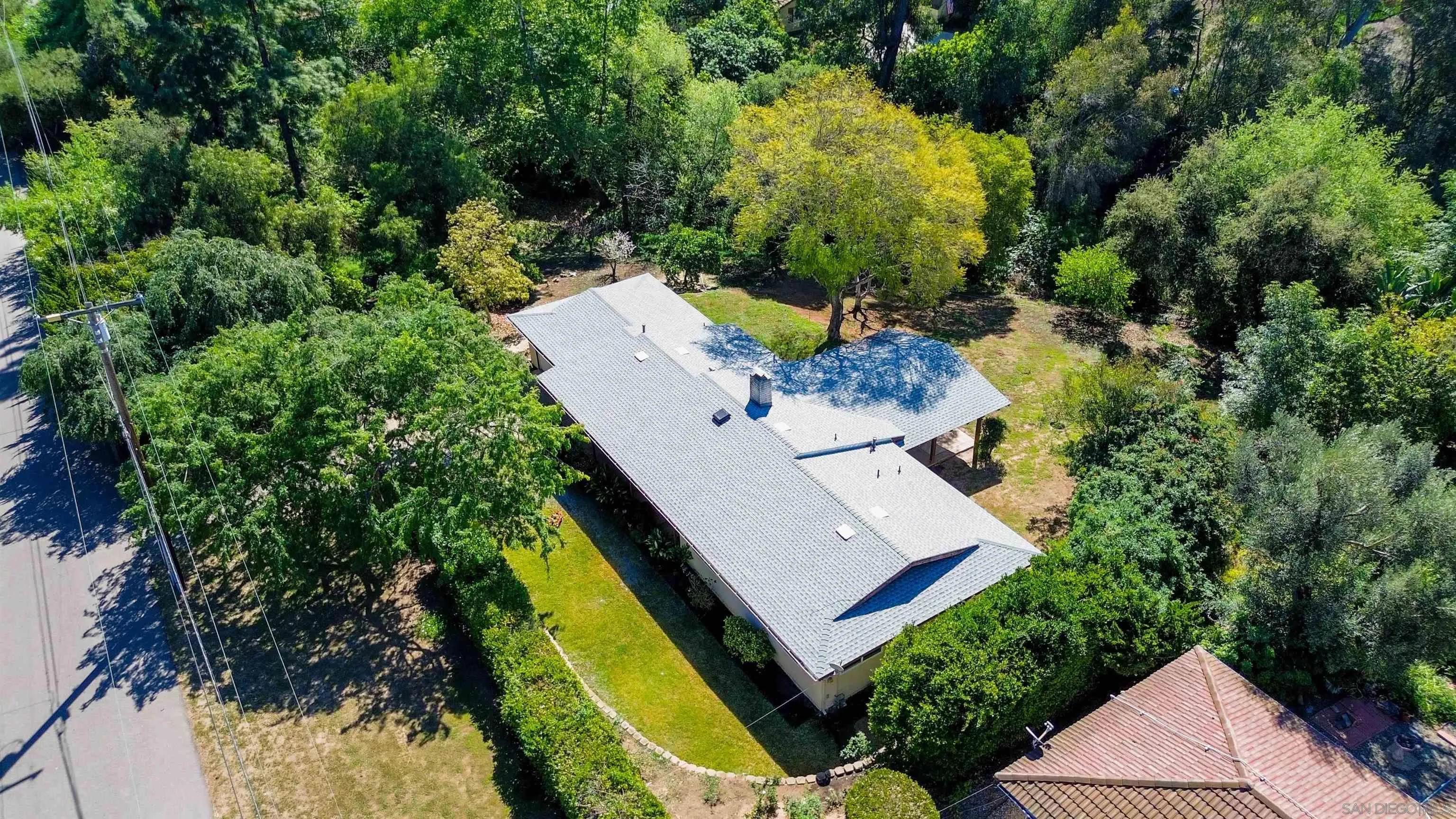 https://cdn.realtyfeed.com/cdn/127/260007060/98f2668d77fc3dbe801da2580c983cc3.webp