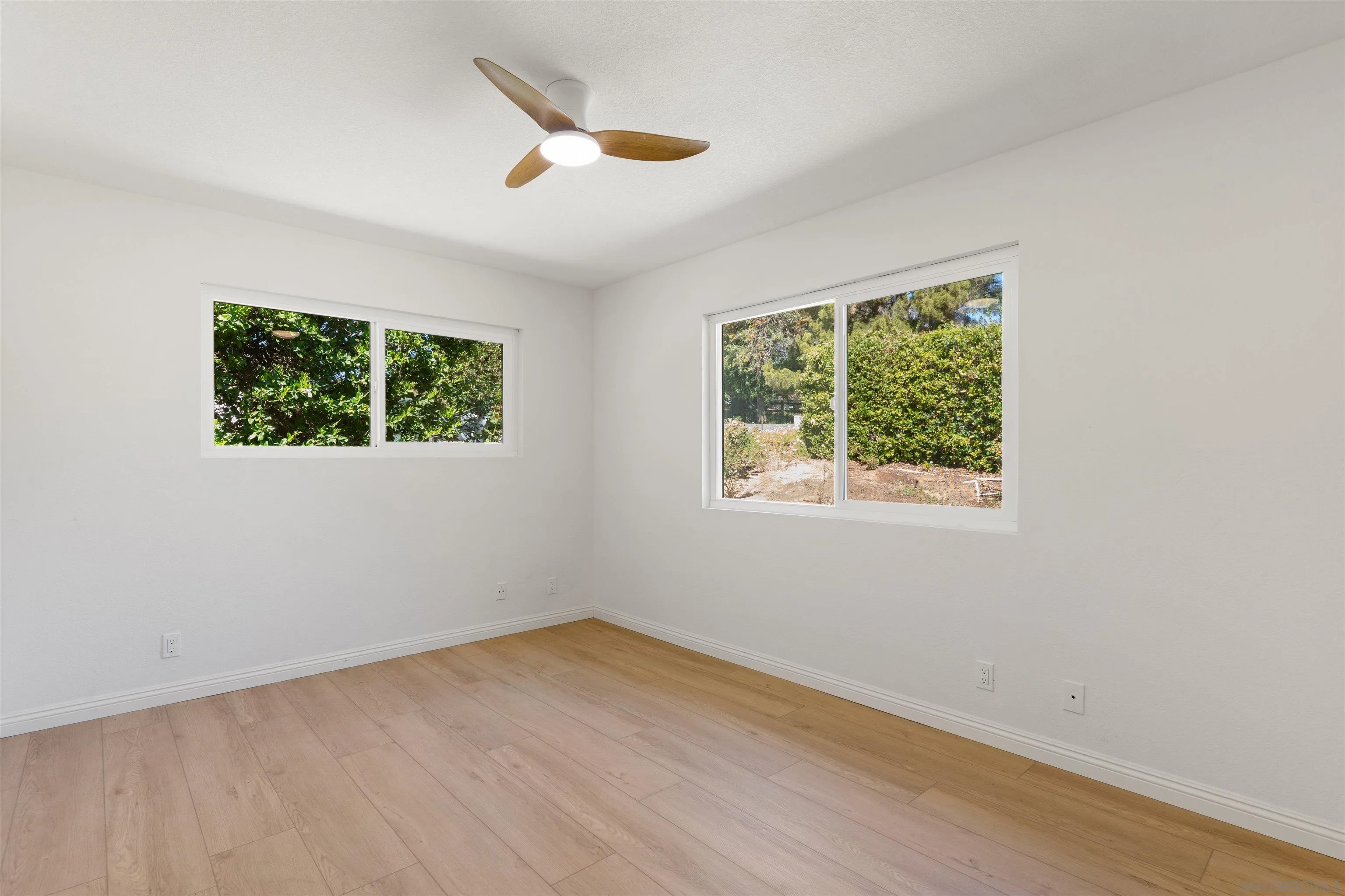 https://cdn.realtyfeed.com/cdn/127/260007060/f18738d3b2b372ca57fd24eff6e278be.webp