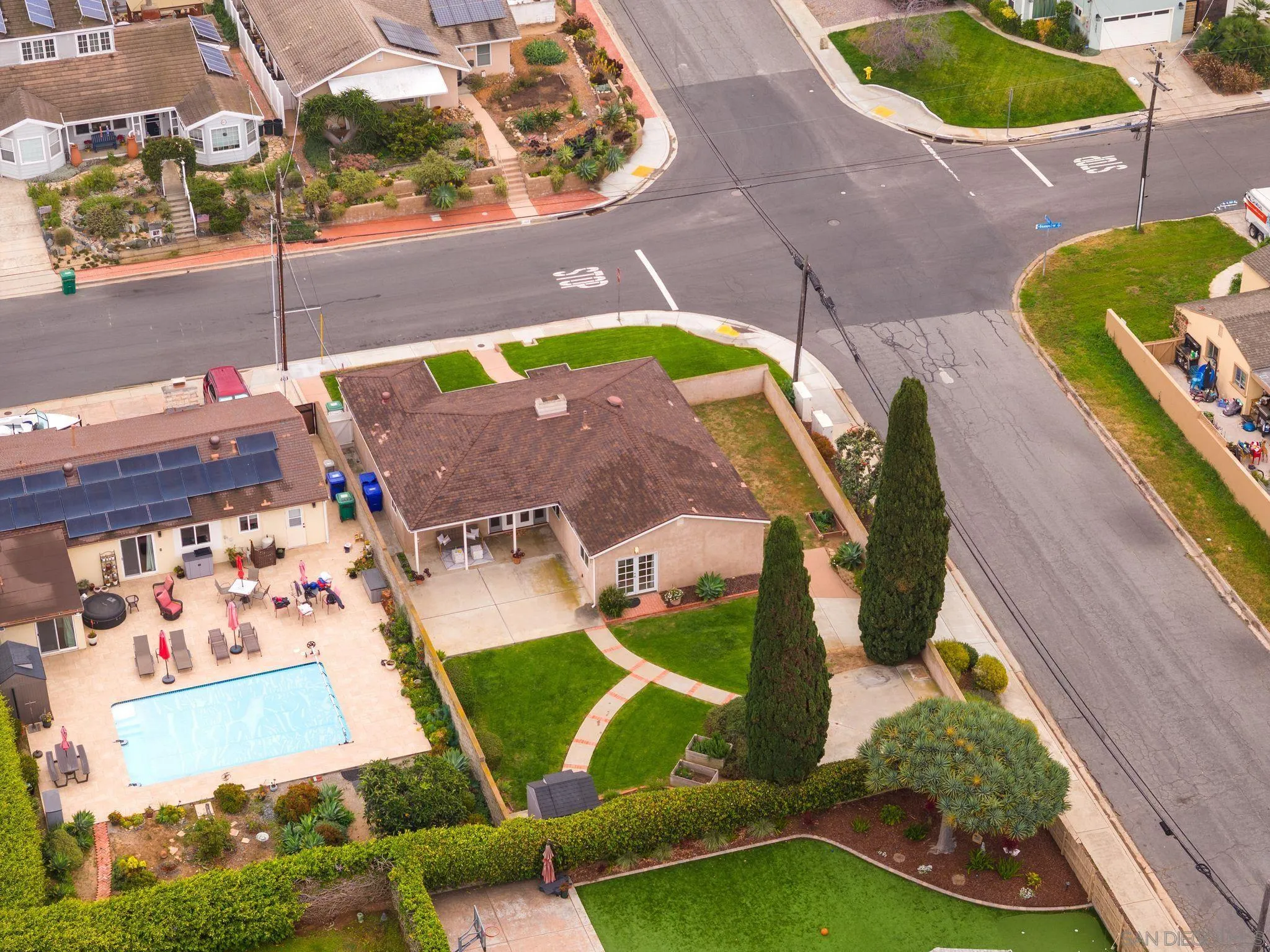 https://cdn.realtyfeed.com/cdn/127/260007064/083fd737b18db42fe81cc20a28905d19.webp