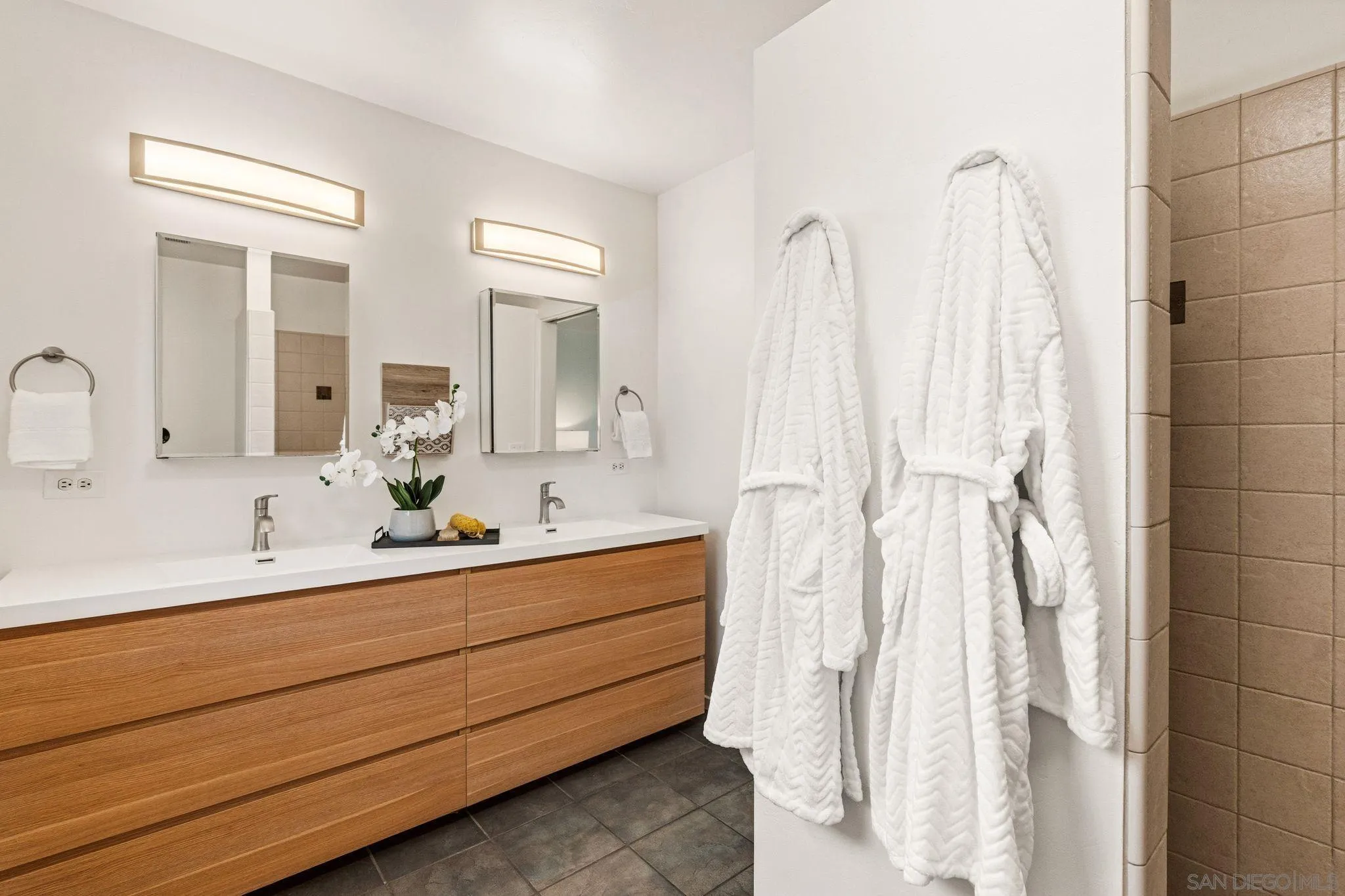 https://cdn.realtyfeed.com/cdn/127/260007064/45b9565e9d6e925de967add0c4f5c89c.webp