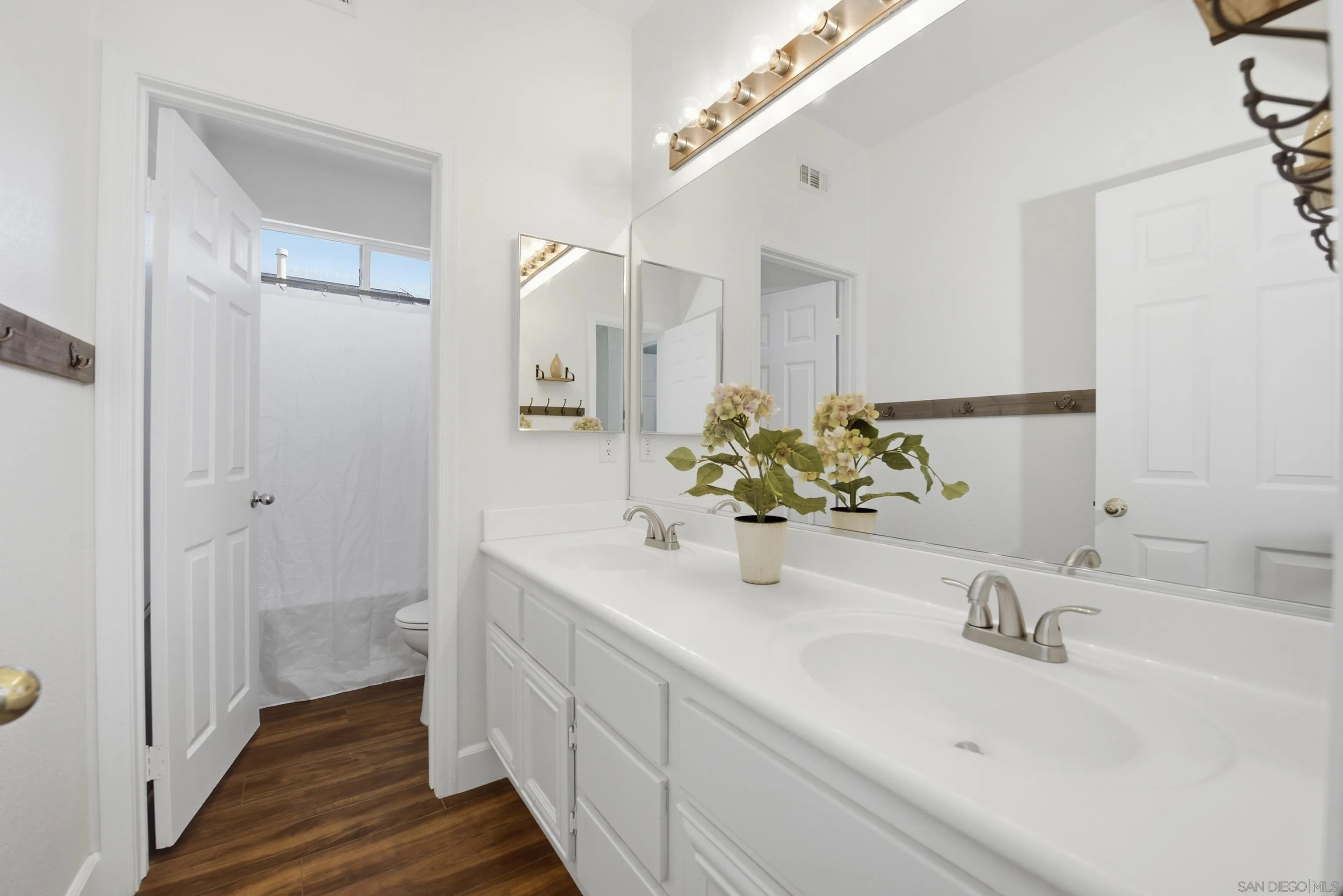 https://cdn.realtyfeed.com/cdn/127/260007068/0c51e3e613b7daf73e3e97359a9f3b7e.webp