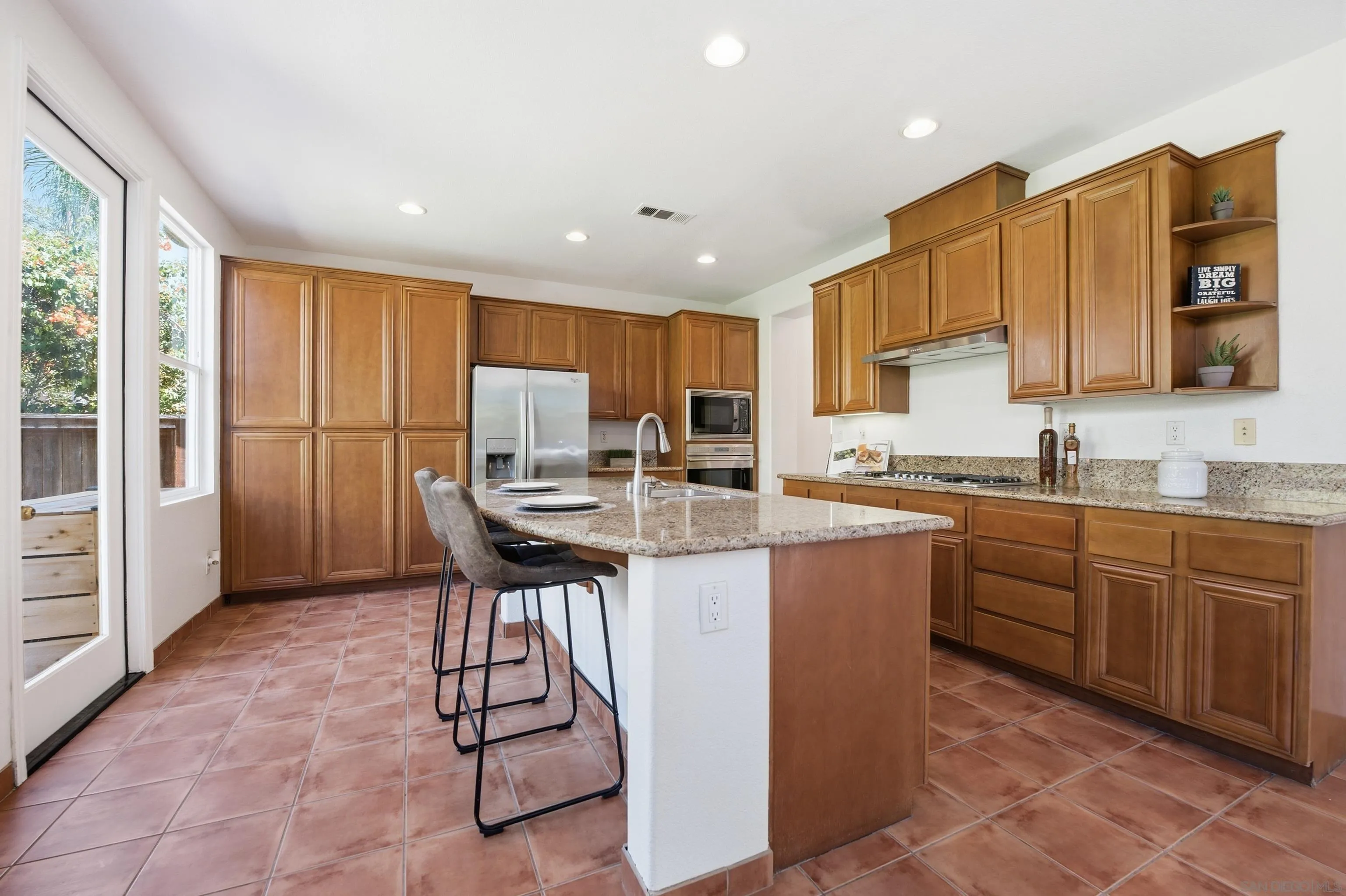 https://cdn.realtyfeed.com/cdn/127/260007068/126ad178b8b444f04e1bf19535dafe50.webp