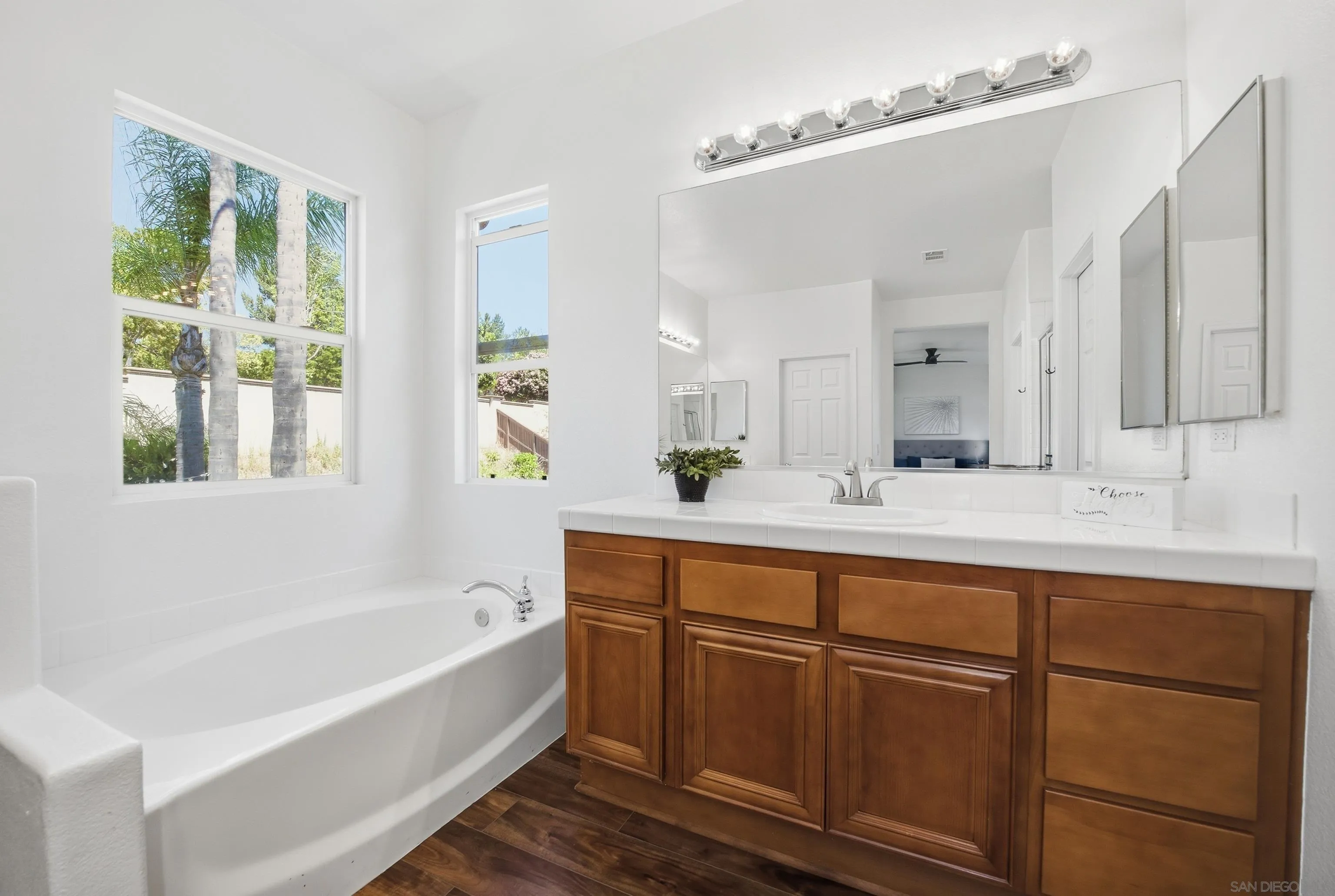 https://cdn.realtyfeed.com/cdn/127/260007068/1bc72ee3ce9f29e48e6244e0a4214925.webp