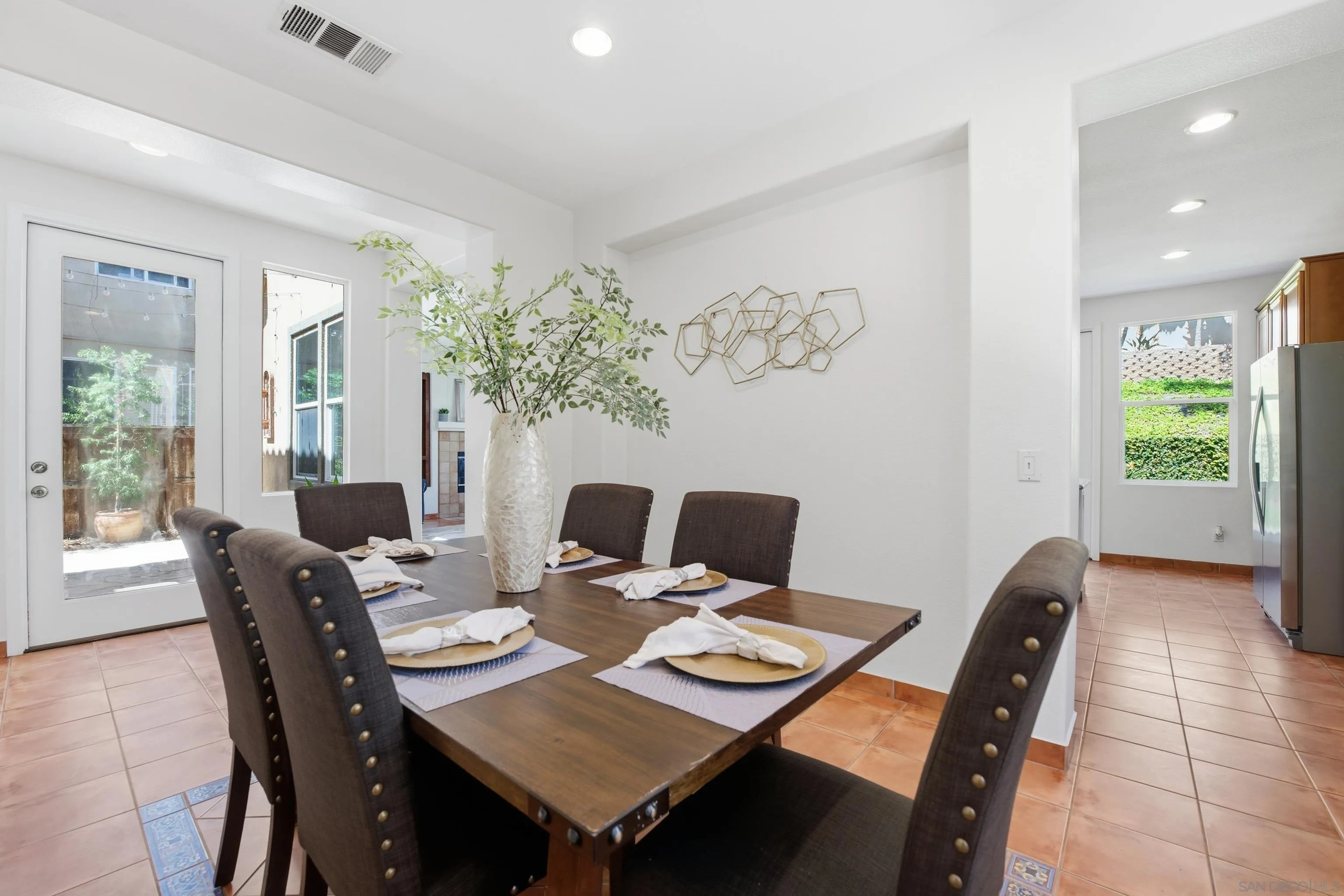https://cdn.realtyfeed.com/cdn/127/260007068/6224c989664ec6b65fa919466a500453.webp