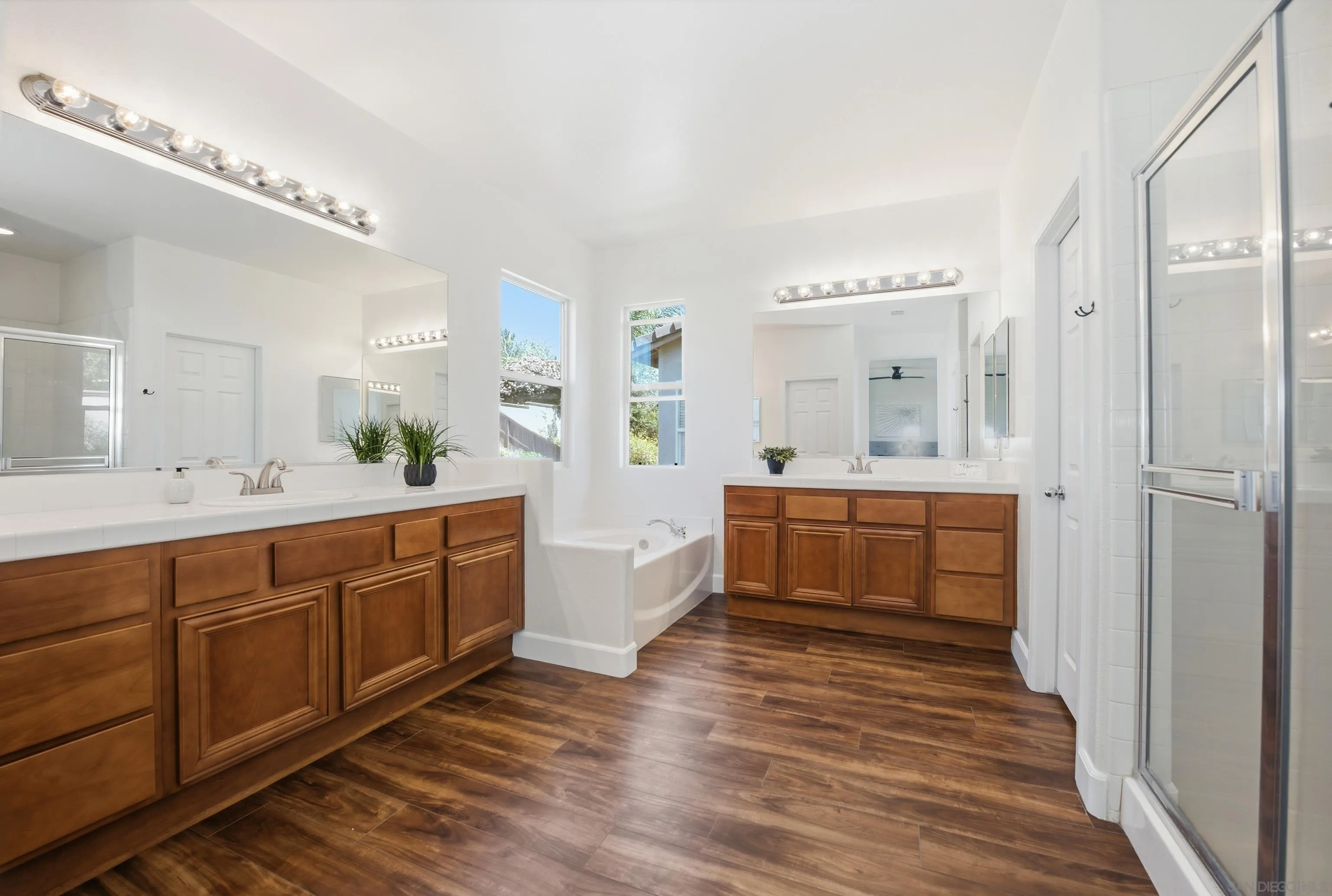 https://cdn.realtyfeed.com/cdn/127/260007068/86d4ee5b12c1b77ca0aed1c3c99c3225.webp